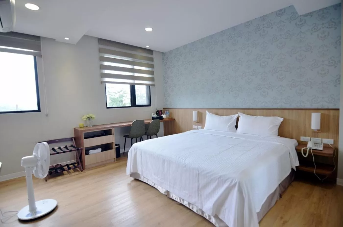 Decorative detail, Bed in 名竹旅社 Minzu Hotel