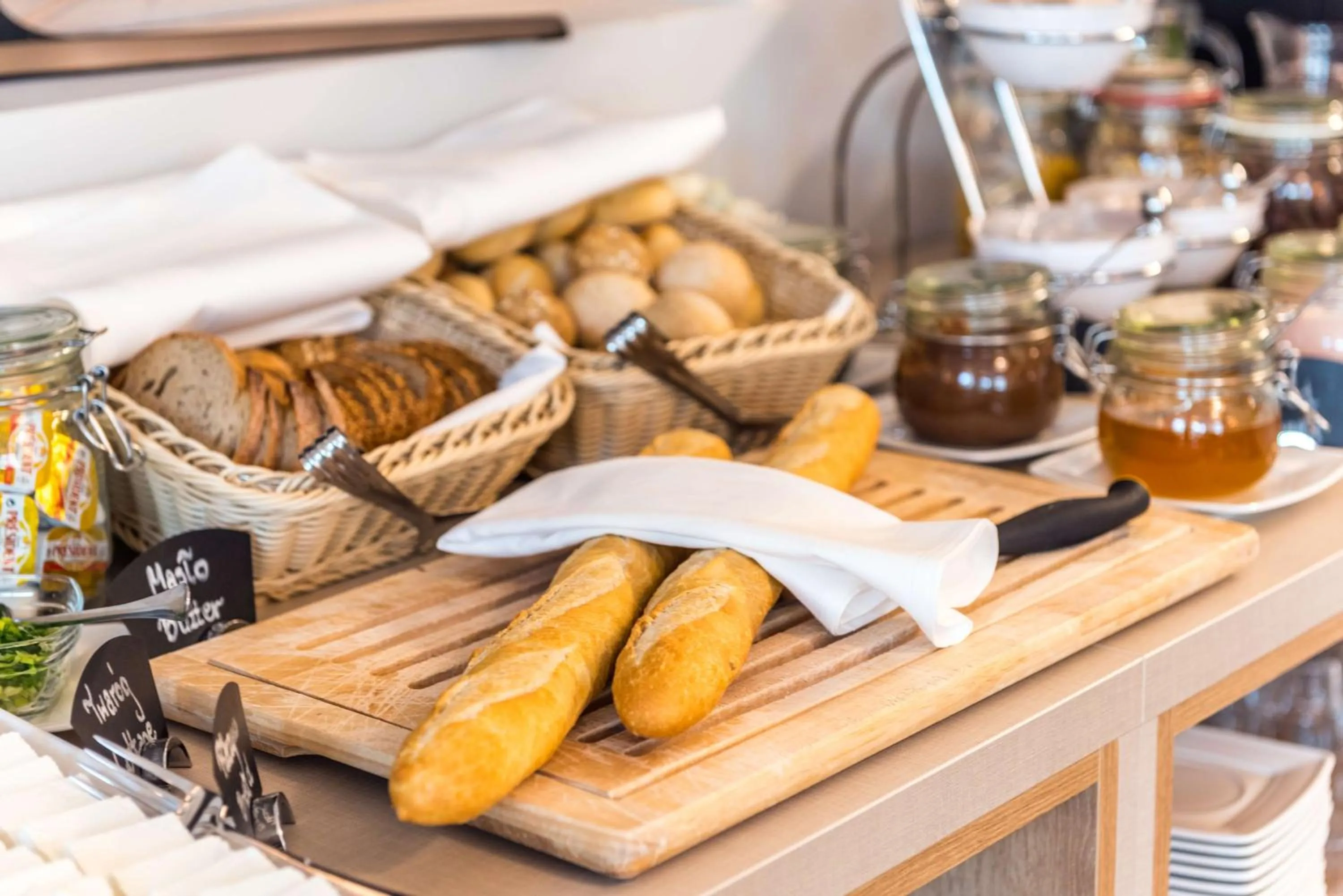 Restaurant/places to eat in Best Western Hotel Jurata