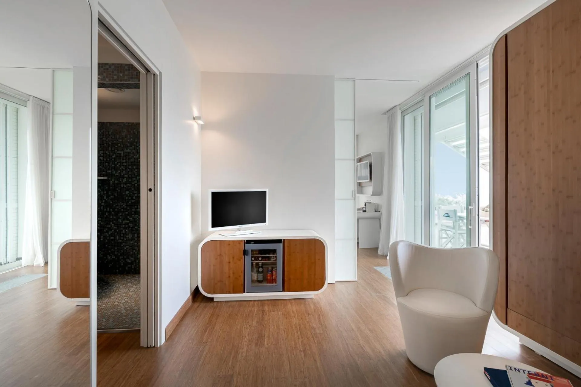 TV and multimedia in T-Suite Hotel