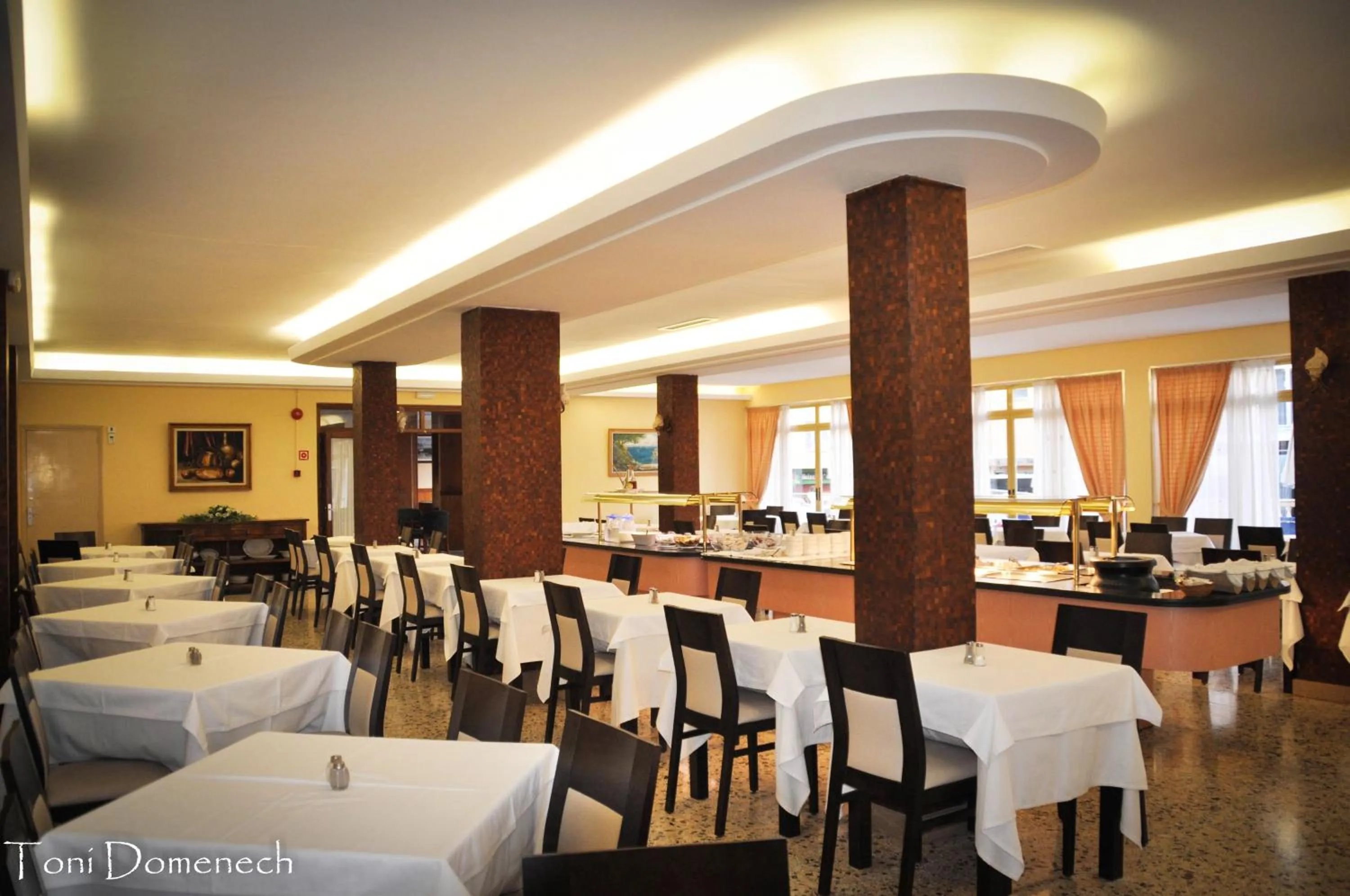 Restaurant/places to eat in Hotel Iris - Only Adults