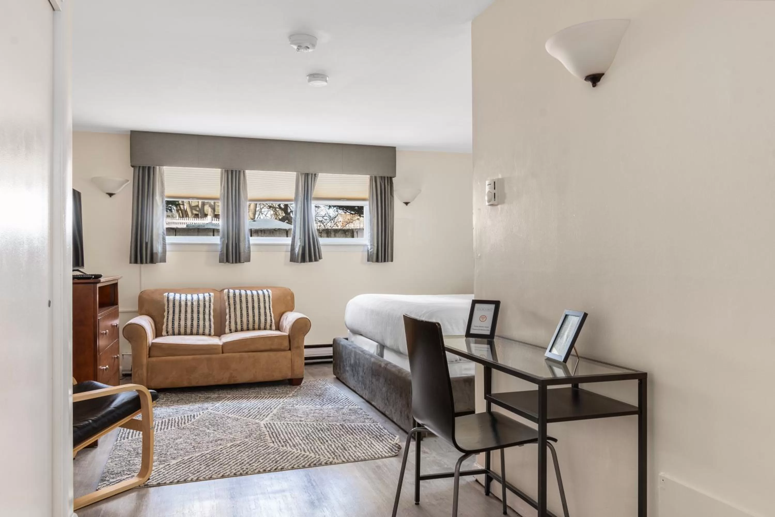 Photo of the whole room in The Beverly