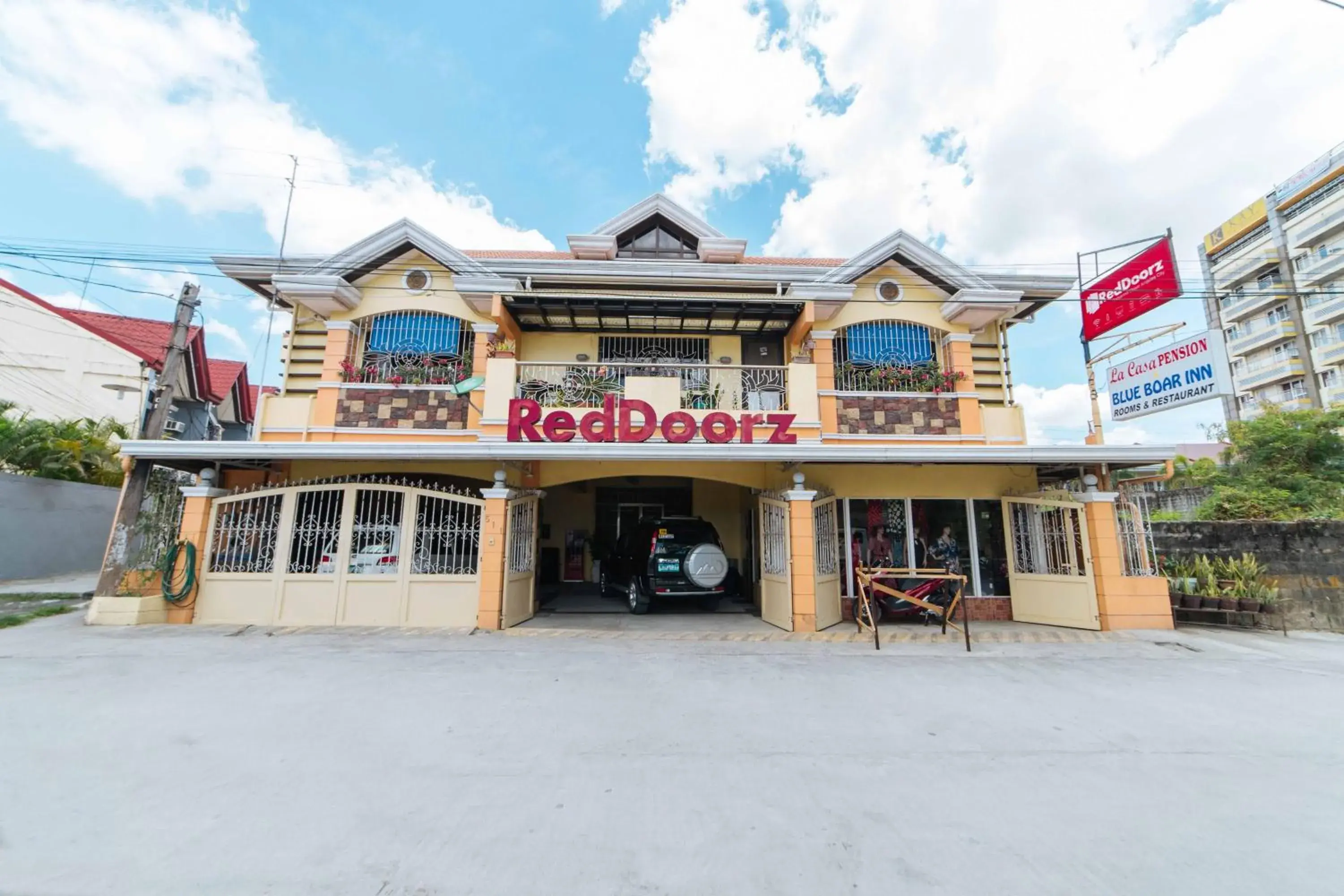 RedDoorz at La Casa Guesthouse former RedDoorz at Tamarind Street Angeles City RedDoorz at La Casa Guesthouse former RedDoorz at Tamarind Street Angeles City