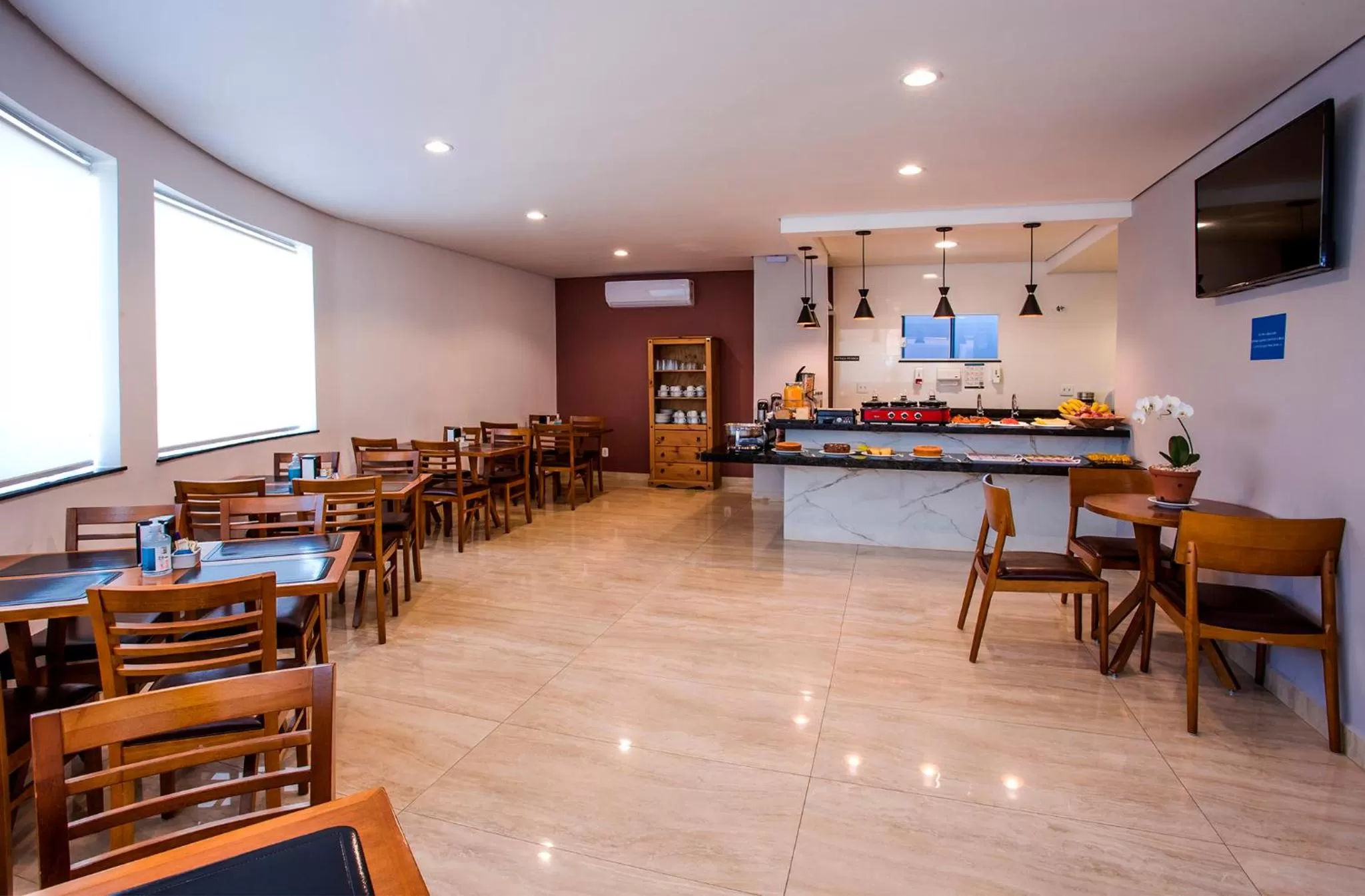 Dining area in Hotel Metrópole Paulínia