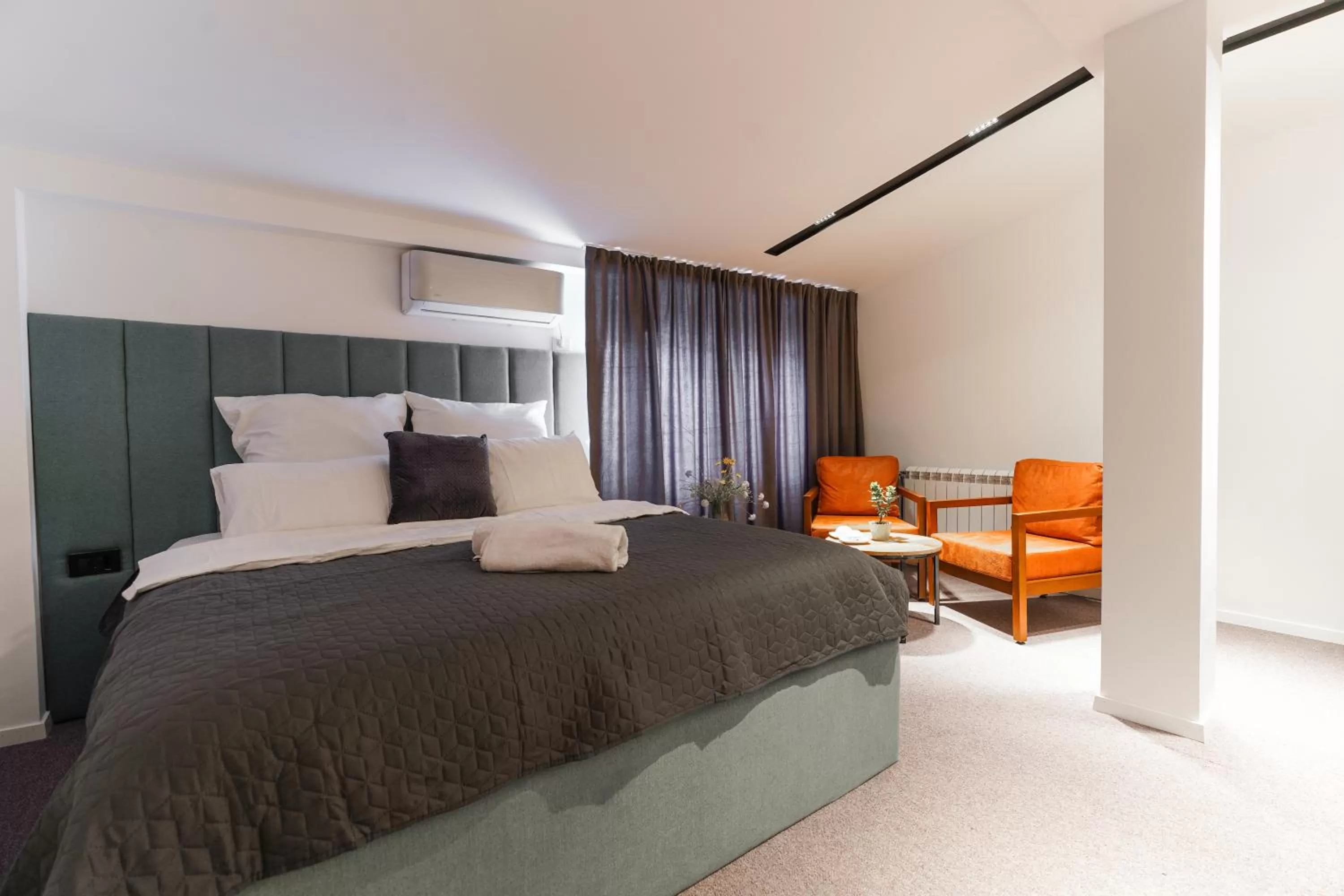 Bedroom, Bed in The White Tree