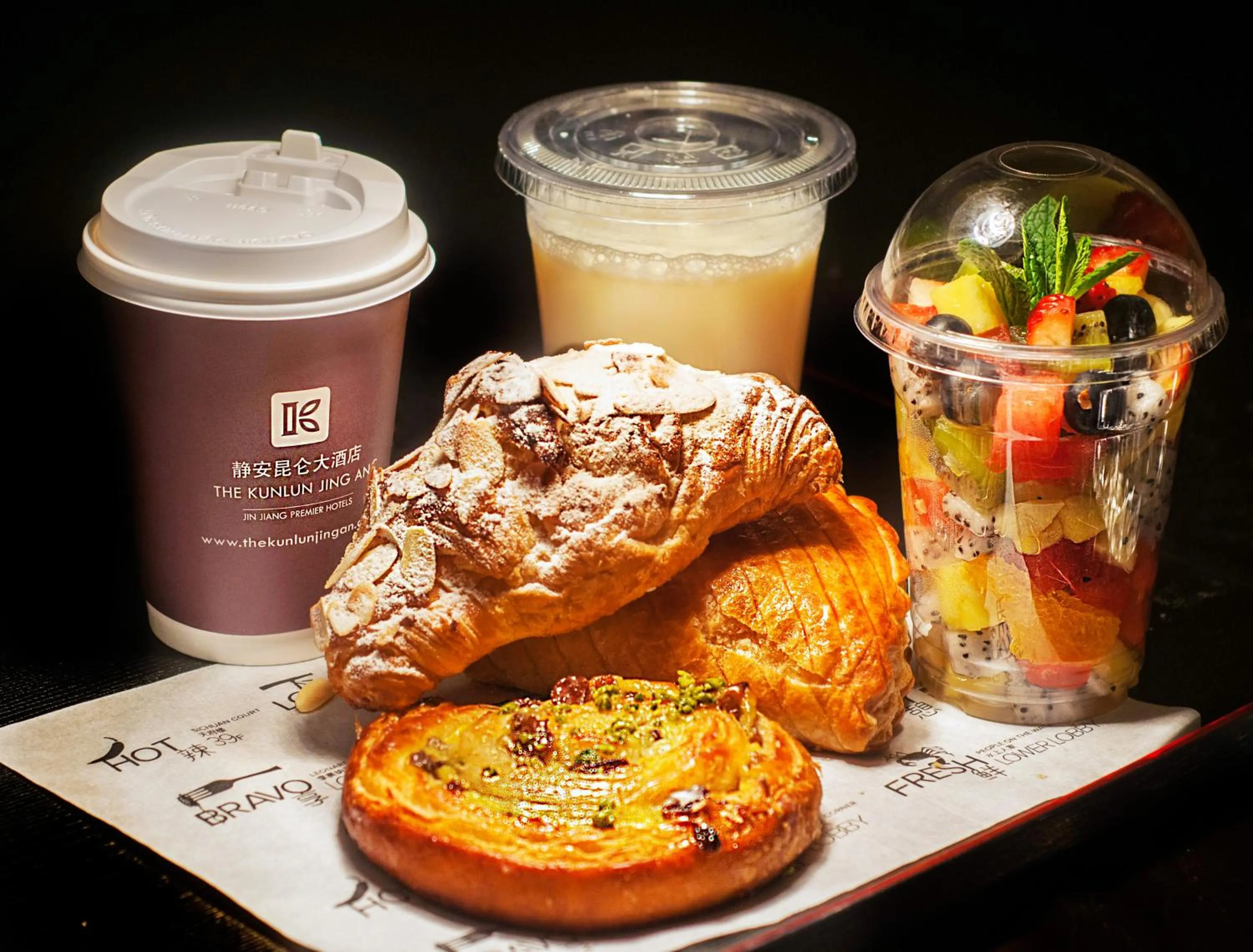 Food and drinks in The Kunlun Jing An