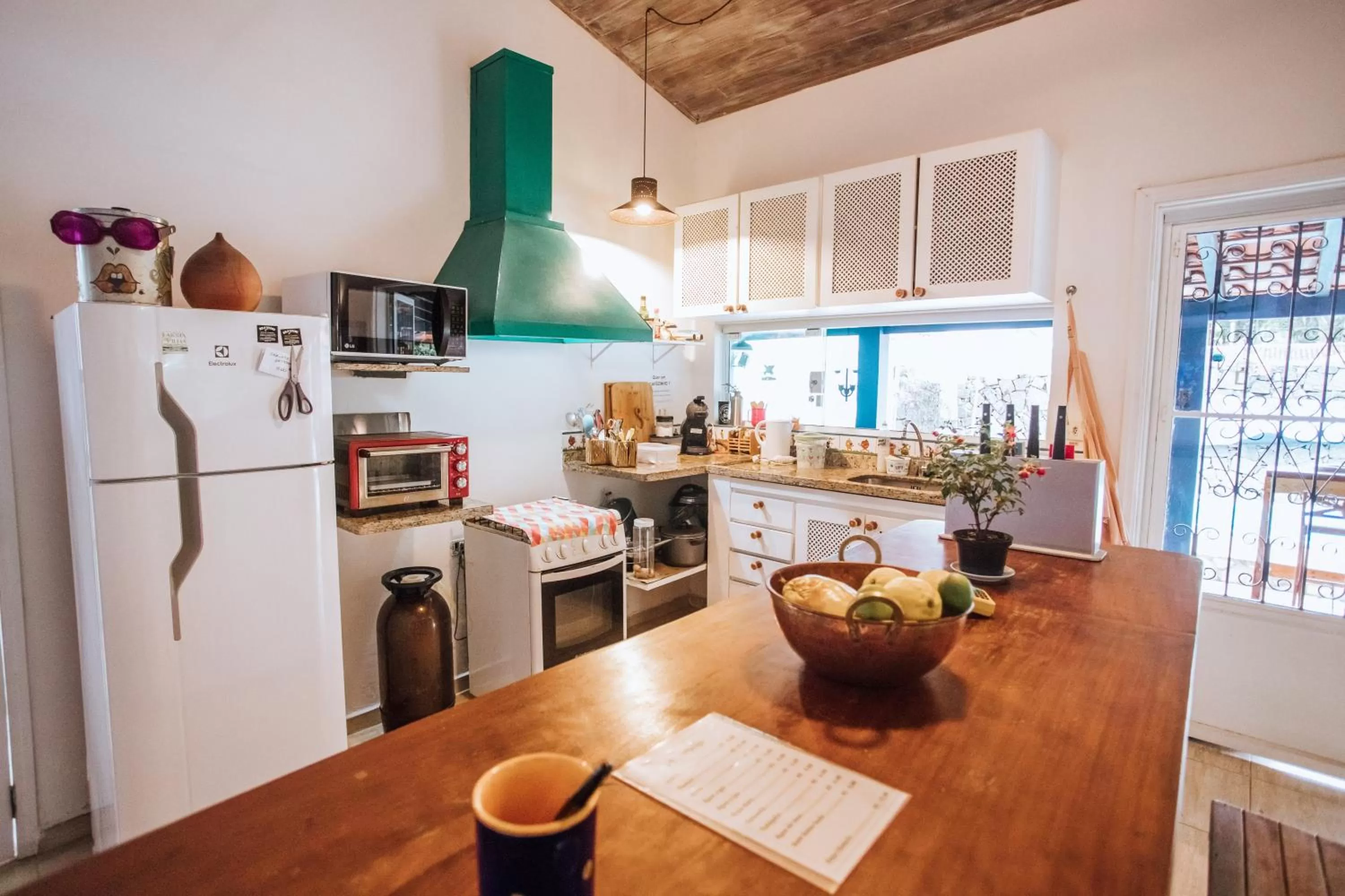 Coffee/tea facilities in Maruja