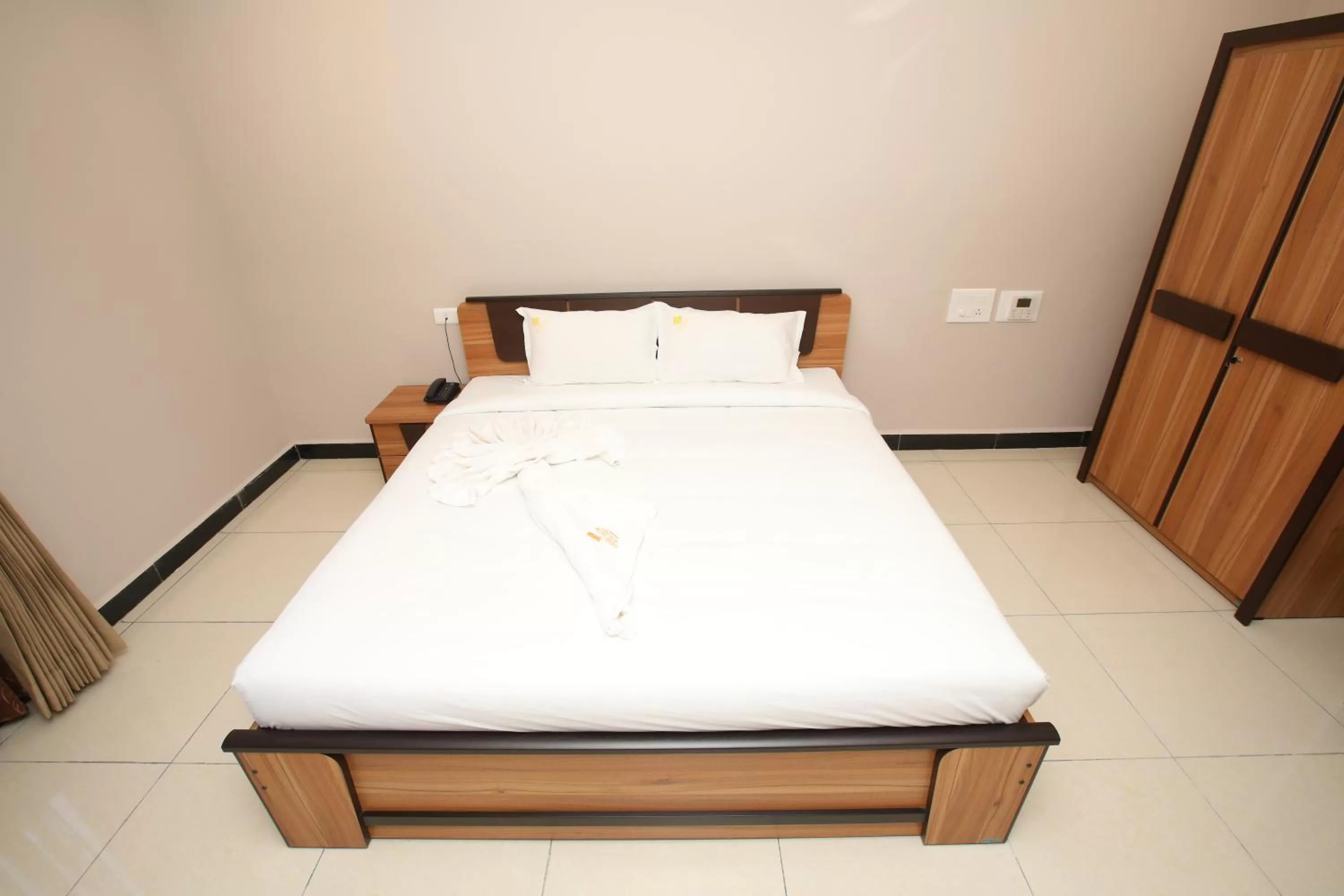 Bed in Hotel Golden Gateway