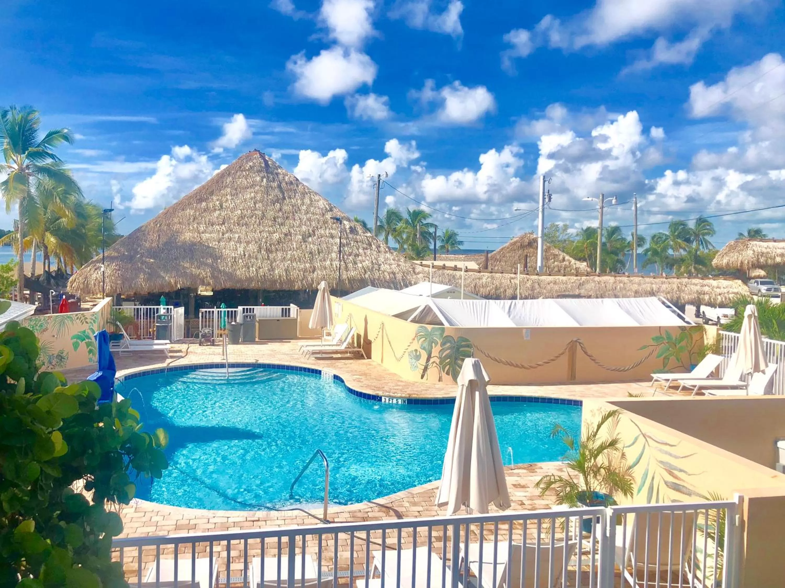 Swimming pool in Gilbert's Resort & Marina
