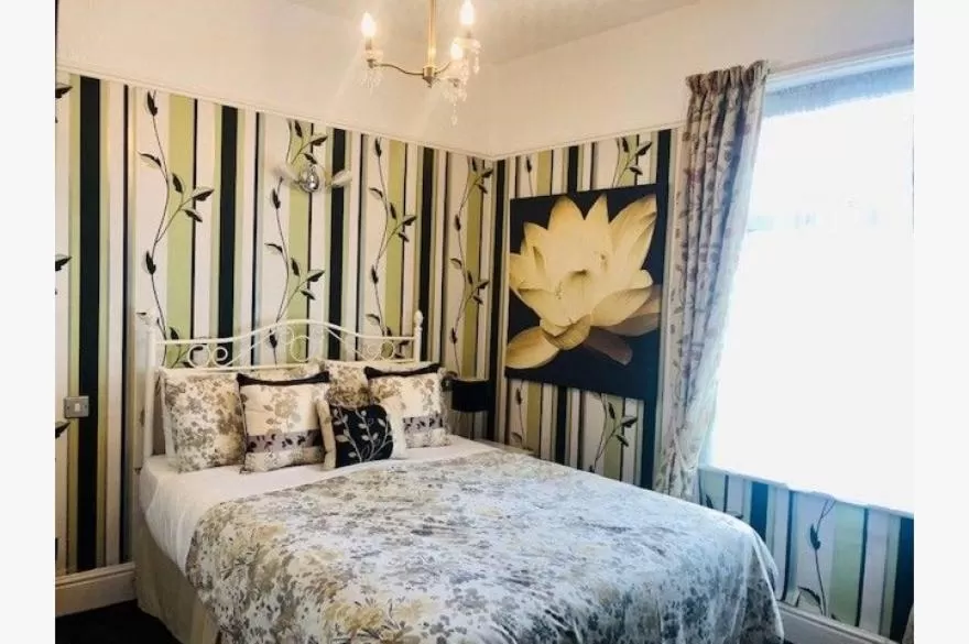 Bed in Dunromin Hotel