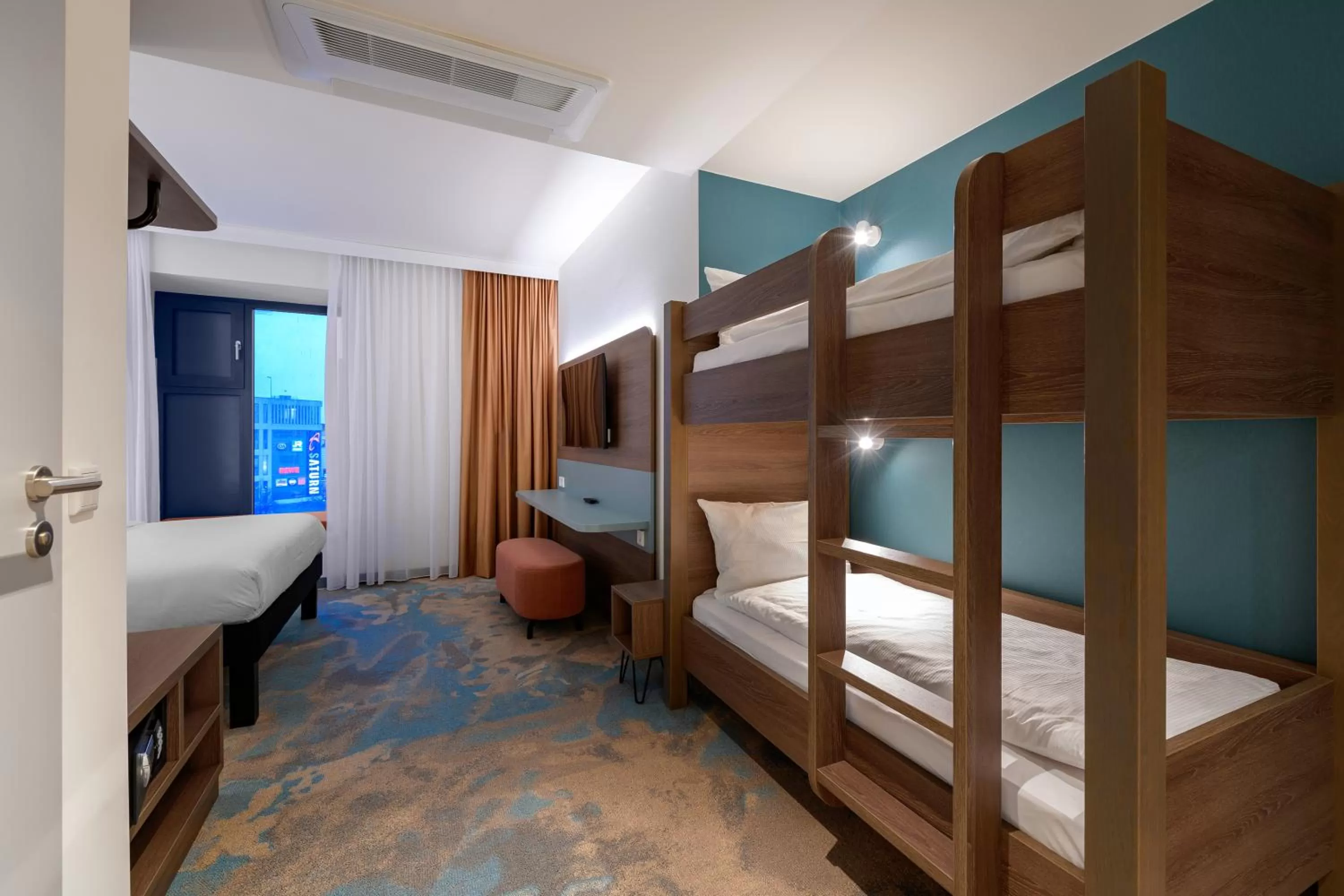 Photo of the whole room, Bed in ibis Styles Kiel City