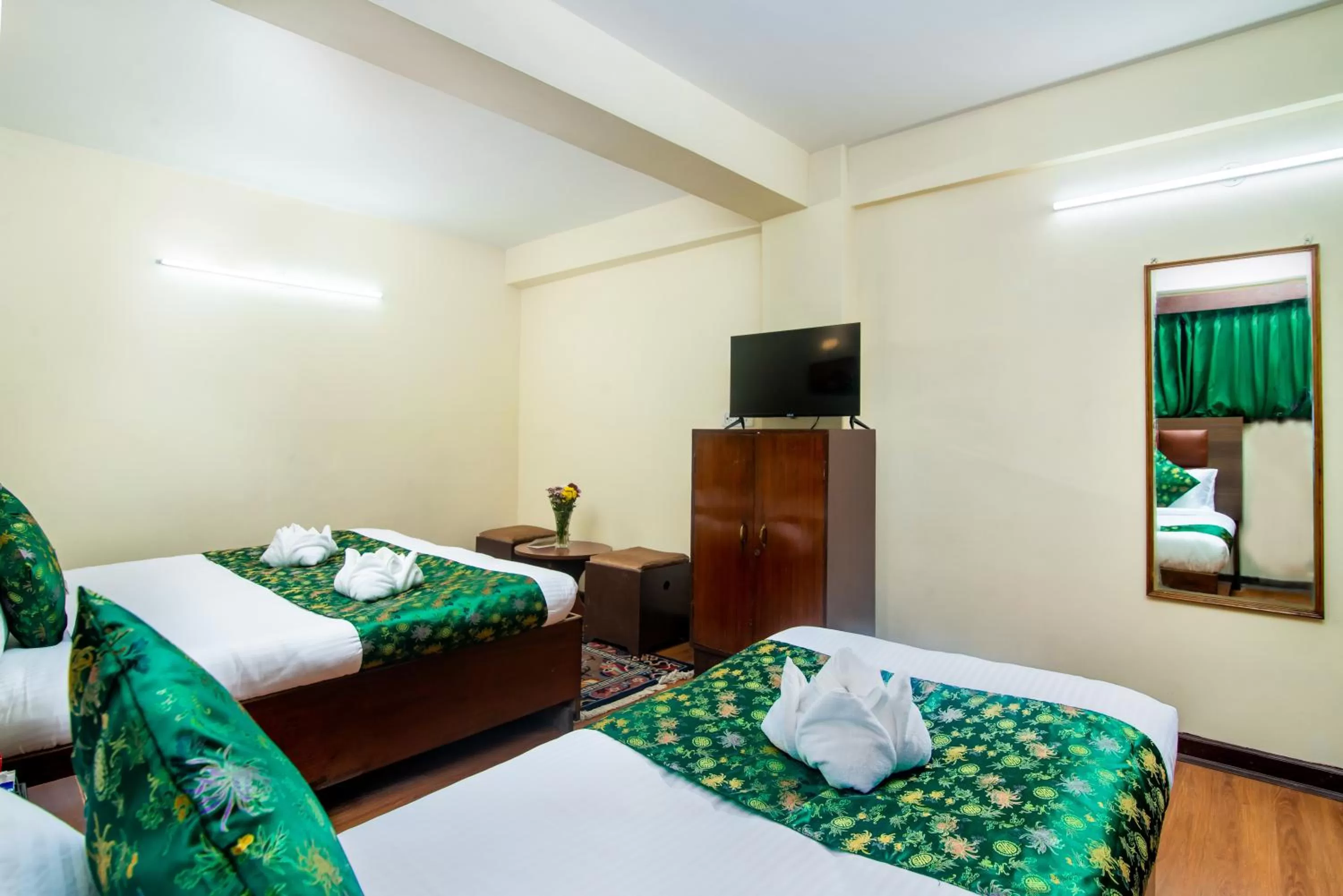 Bed in Muscatel BhumSang - 200 Mts from Mall Road