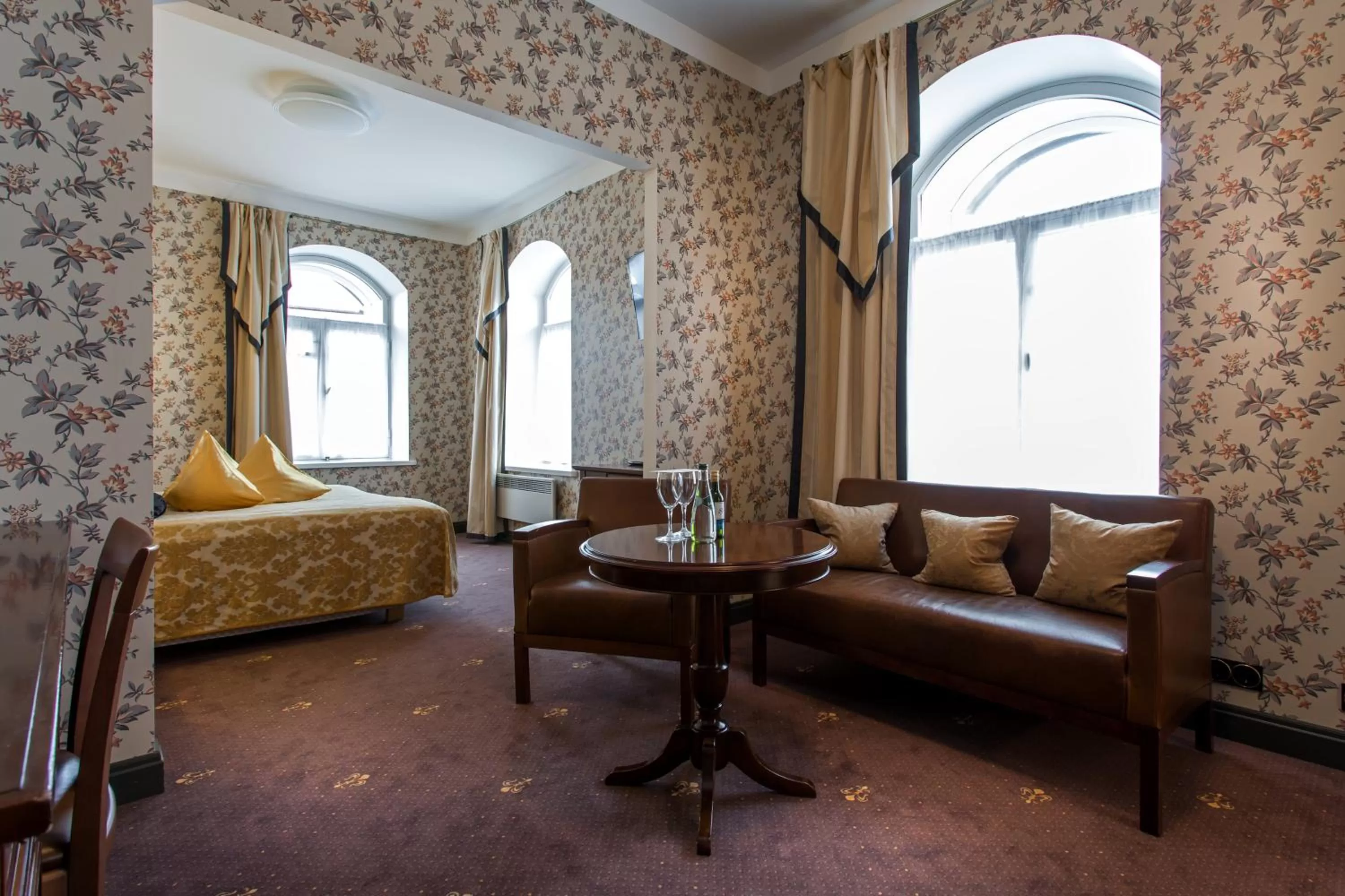 Living room, Bed in Hestia Hotel Barons Old Town