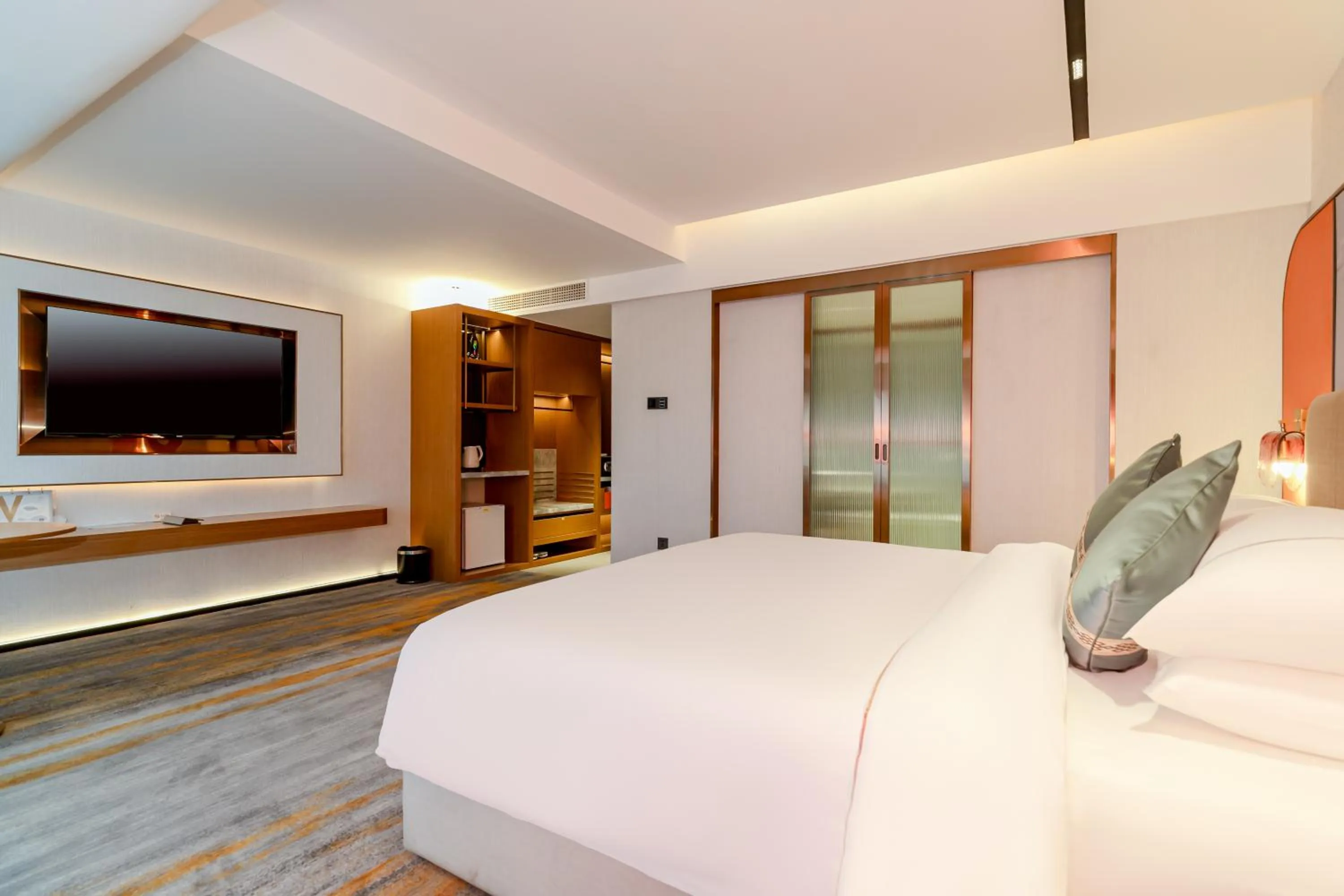 Photo of the whole room, Bed in Guangdong Victory Hotel