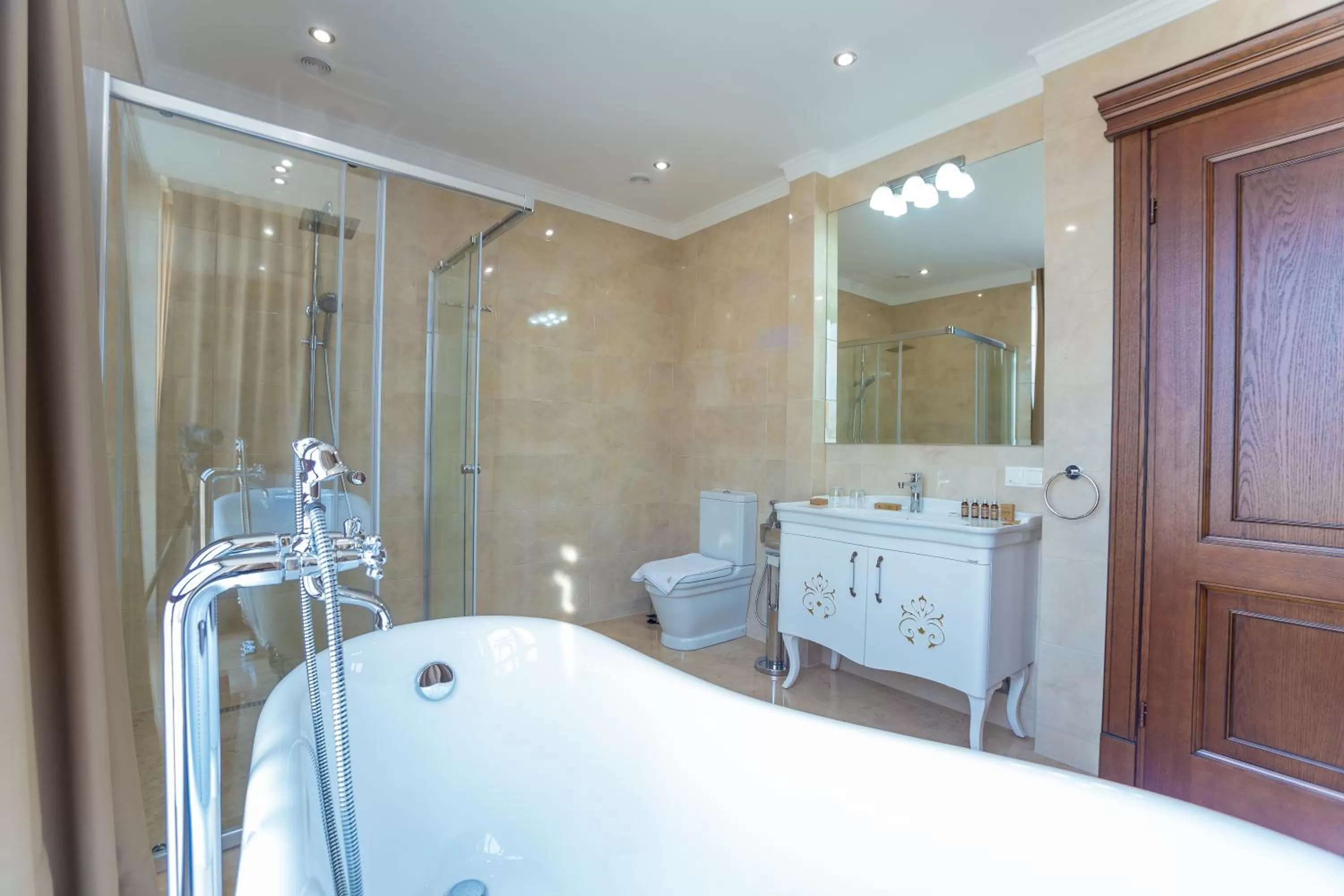 Shower in Ambassador Hotel