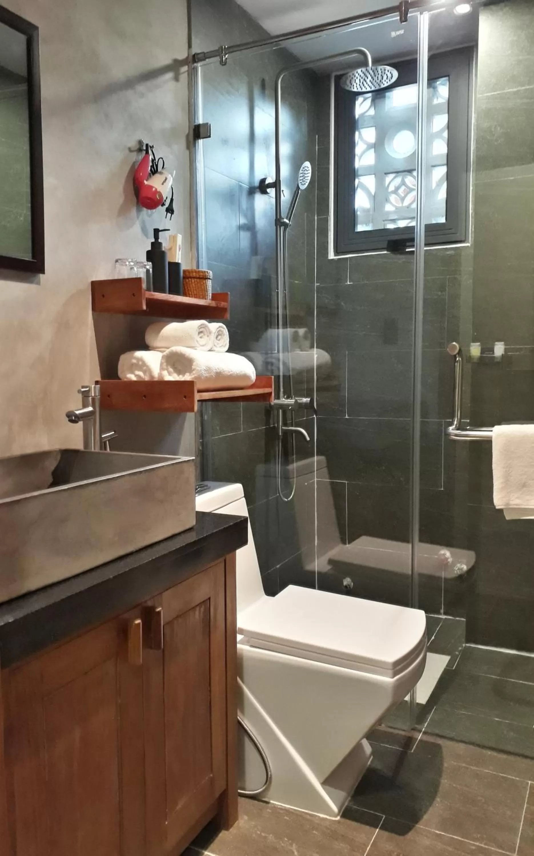 Bathroom in Pink Tulip Hoi An