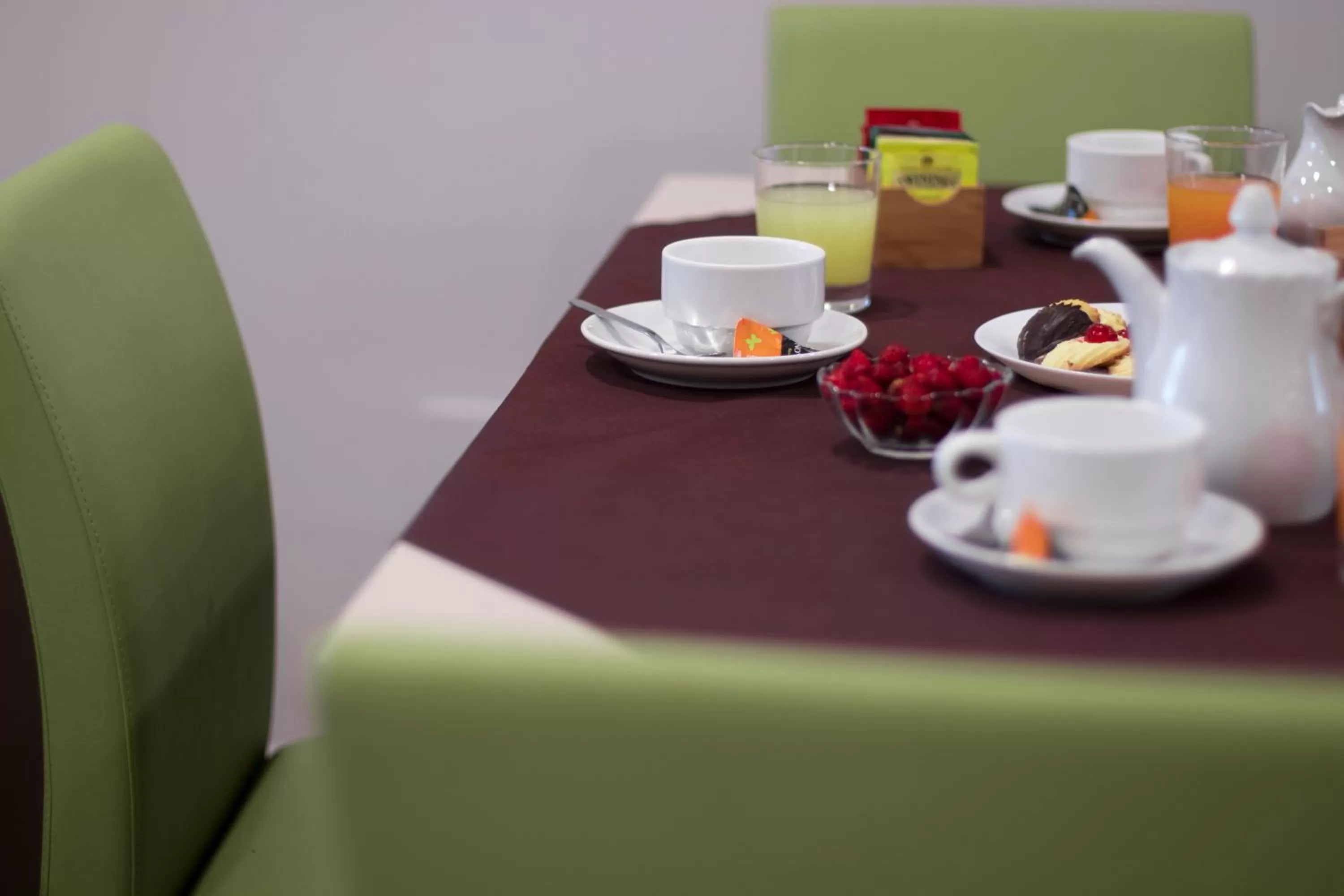 Communal lounge/ TV room in Hotel Soleluna