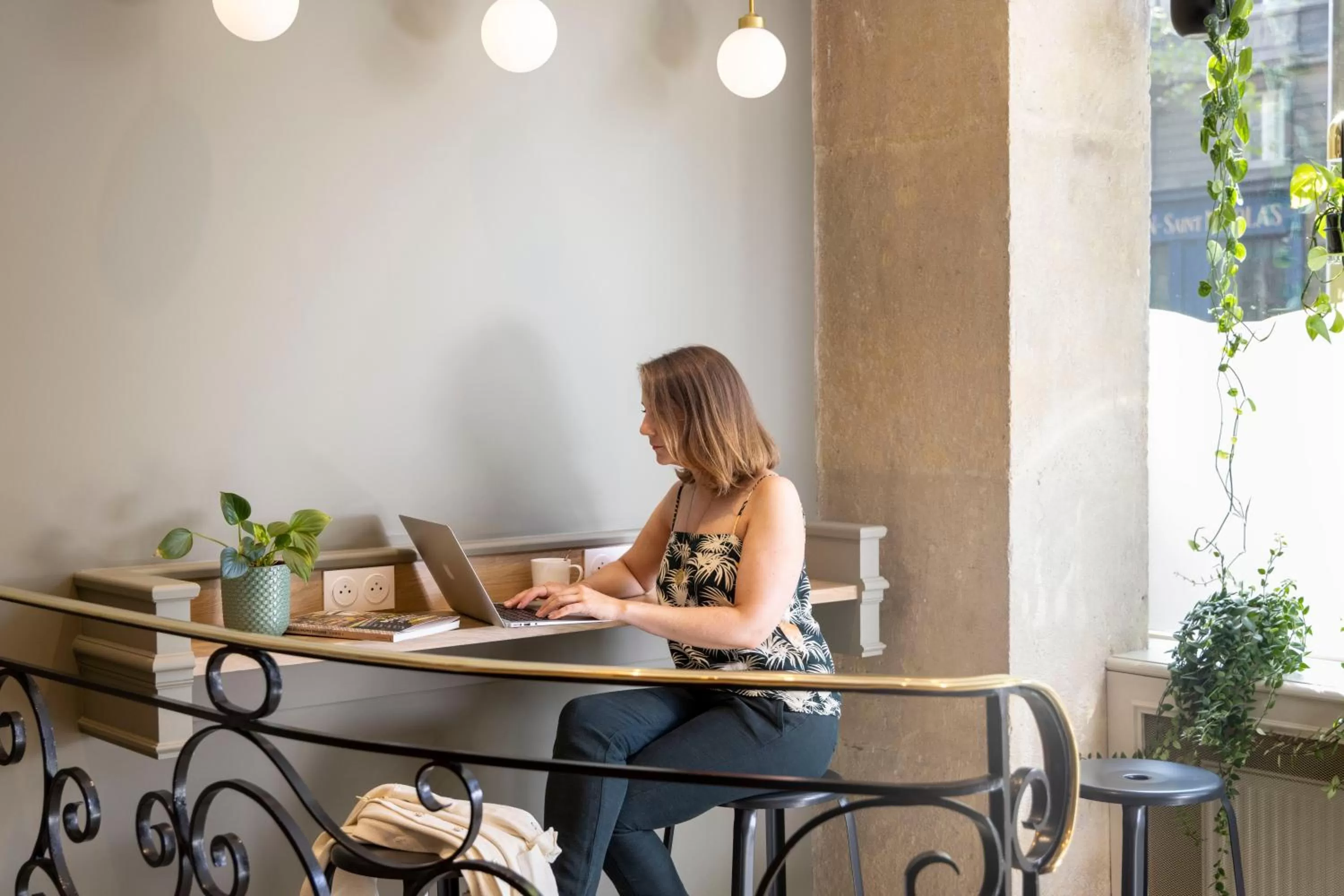 People in Hotel Abbatial Saint Germain