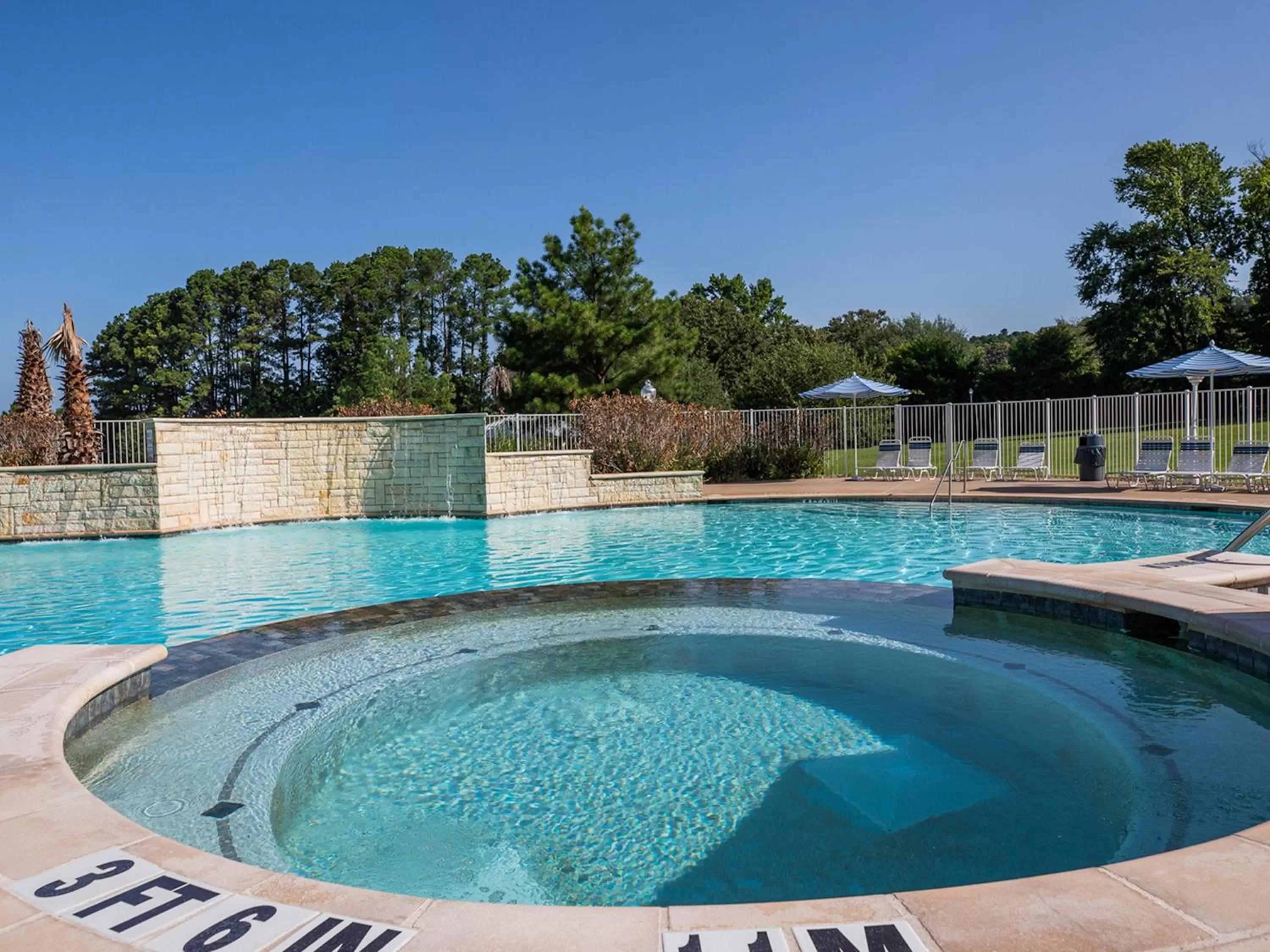 Swimming pool in Holiday Inn Club Vacations Villages Resort at Lake Palestine