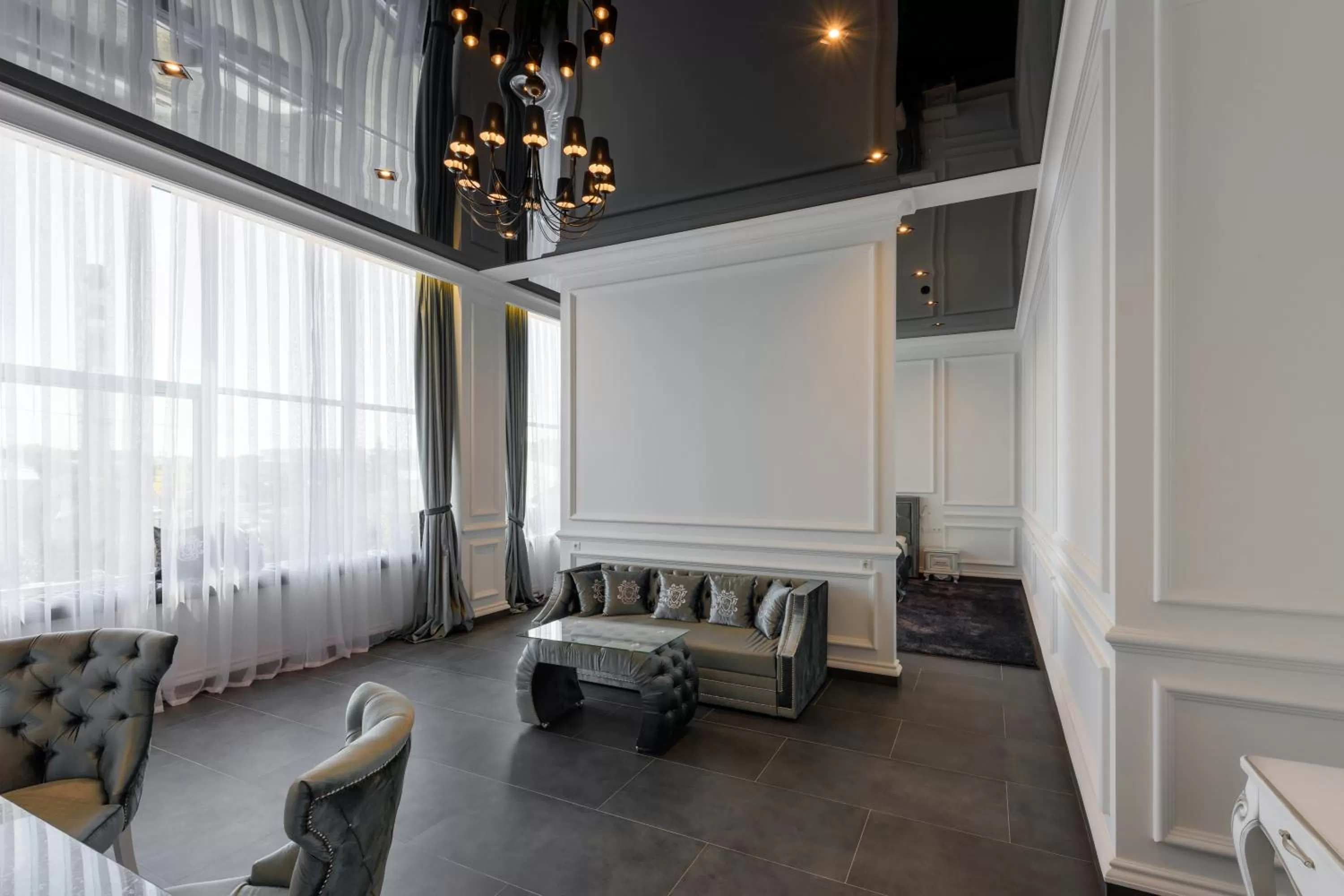 Living room, Bed in Grand Royal