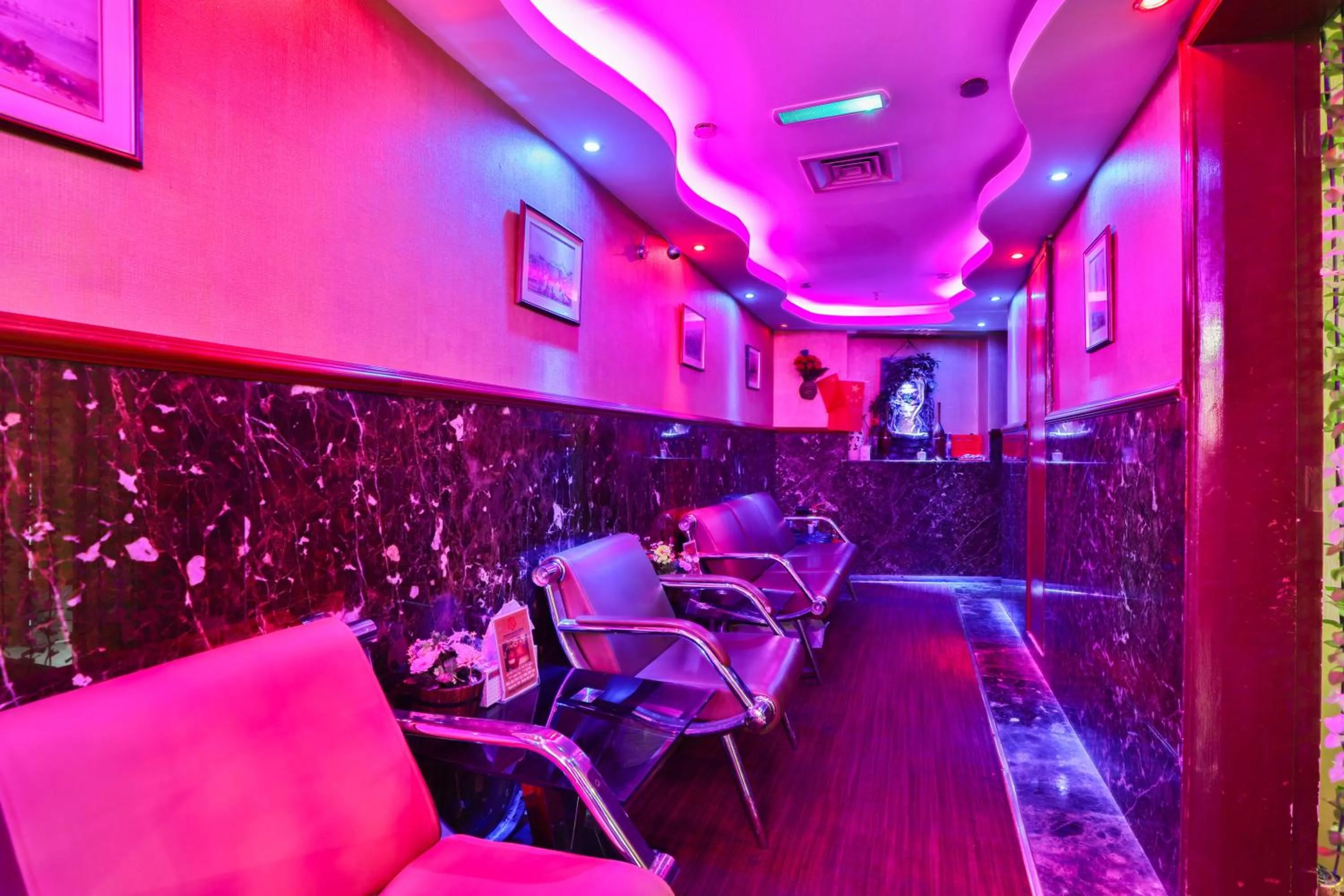 Spa and wellness centre/facilities in Sun And Sands Downtown