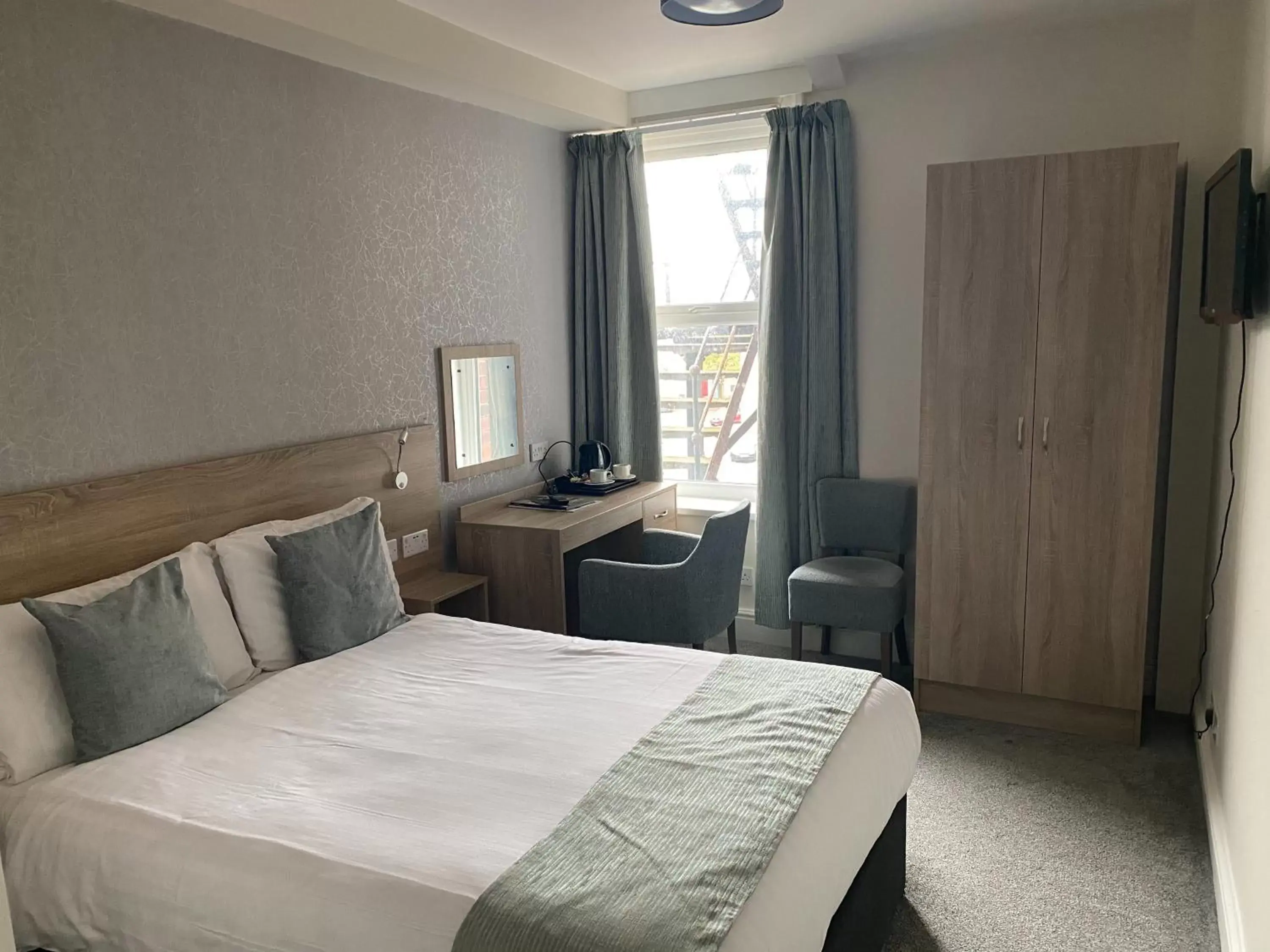 Double Room in The Clarendon Hotel Double Room in The Clarendon Hotel