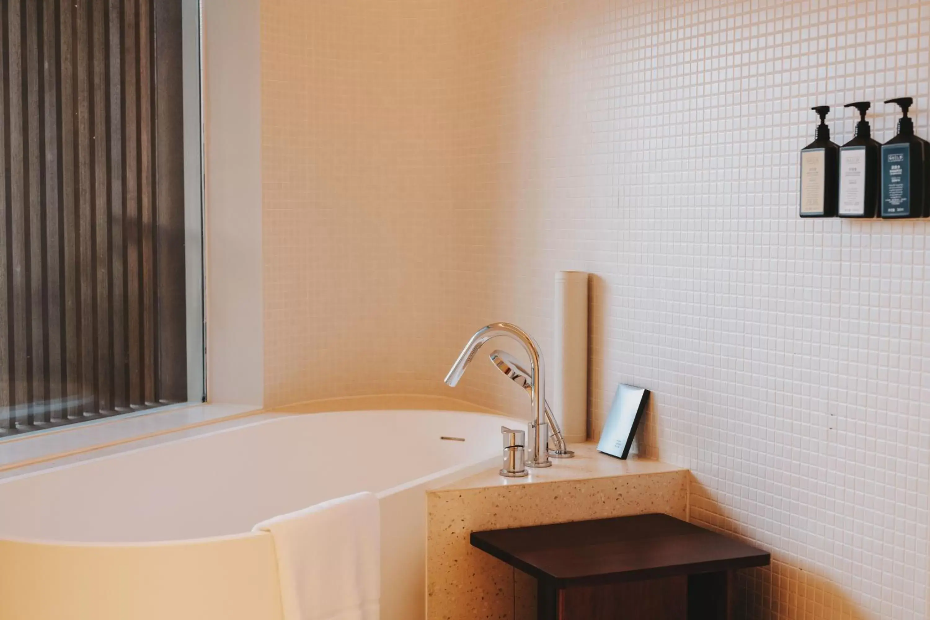 Deluxe Ocean Room(Daily set cocktail package for two people,valid until December 29, 2025) in The Taikang Sanya, a Tribute Portfolio Resort Deluxe Ocean Room(Daily set cocktail package for two people,valid until December 29, 2025) in The Taikang Sanya, a Tribute Portfolio Resort