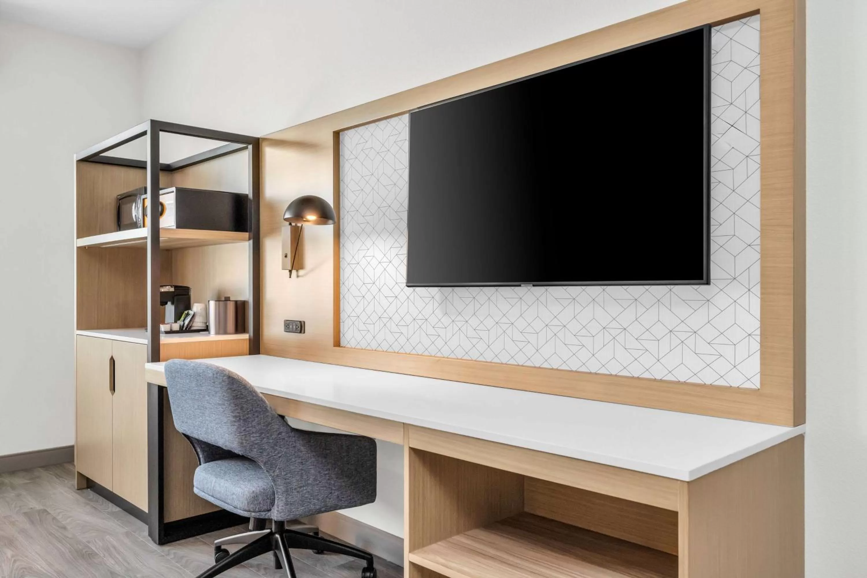 Photo of the whole room in La Quinta Inn & Suites by Wyndham San Jose Airport-Downtown