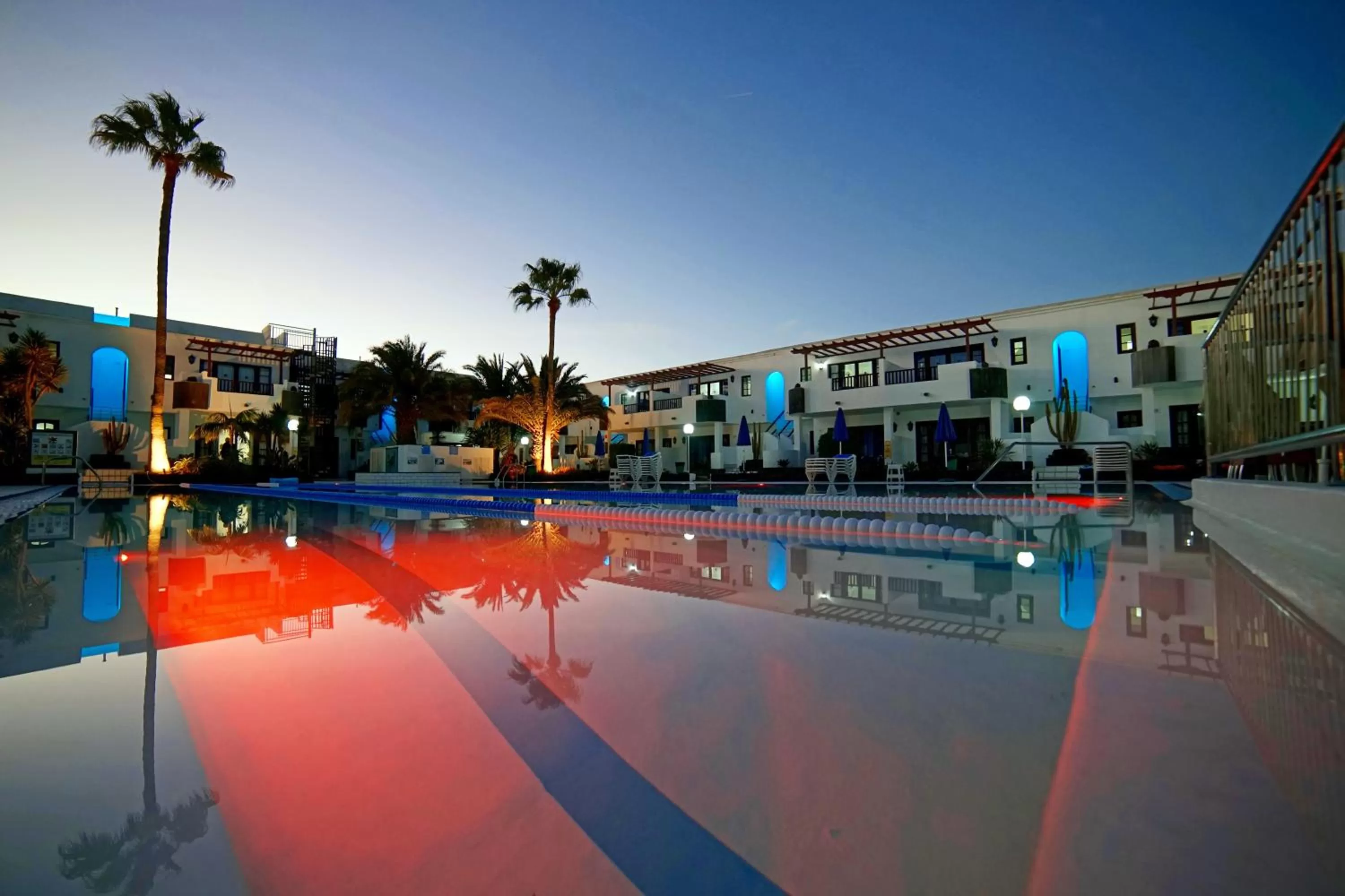 Swimming pool in Plaza Azul