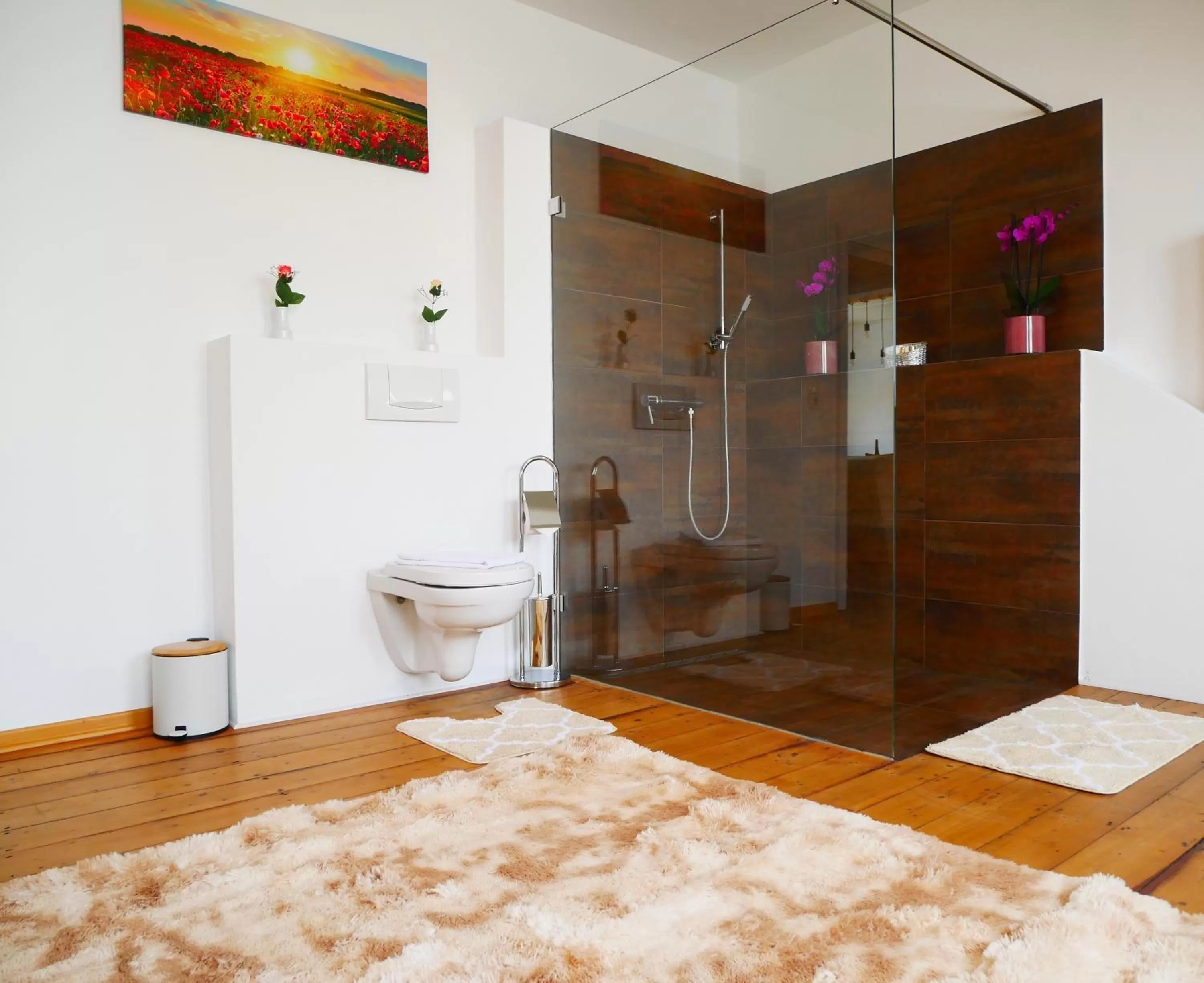 Shower, Bed in Pension Helma