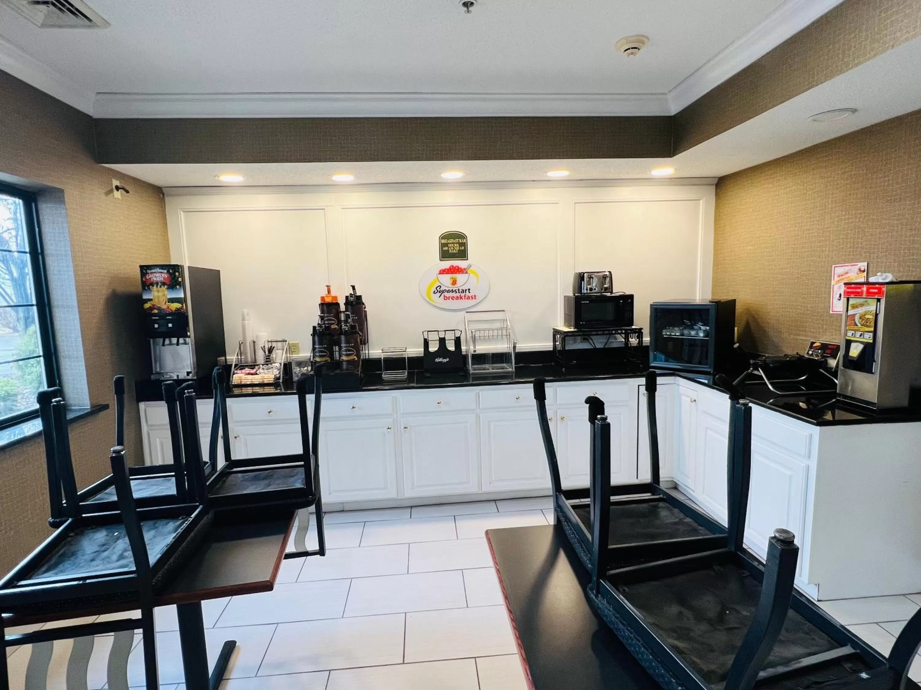 Super 8 by Wyndham South Bend