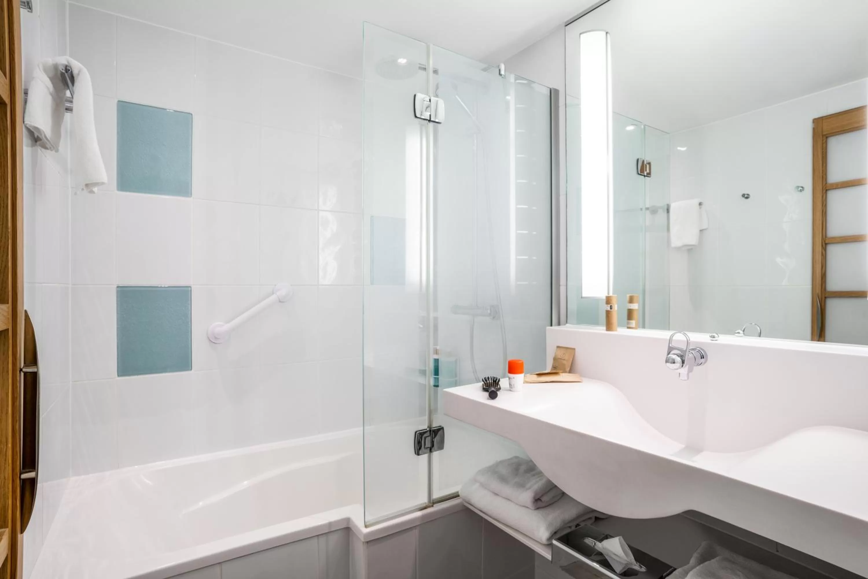 Bathroom in Novotel Glasgow Centre