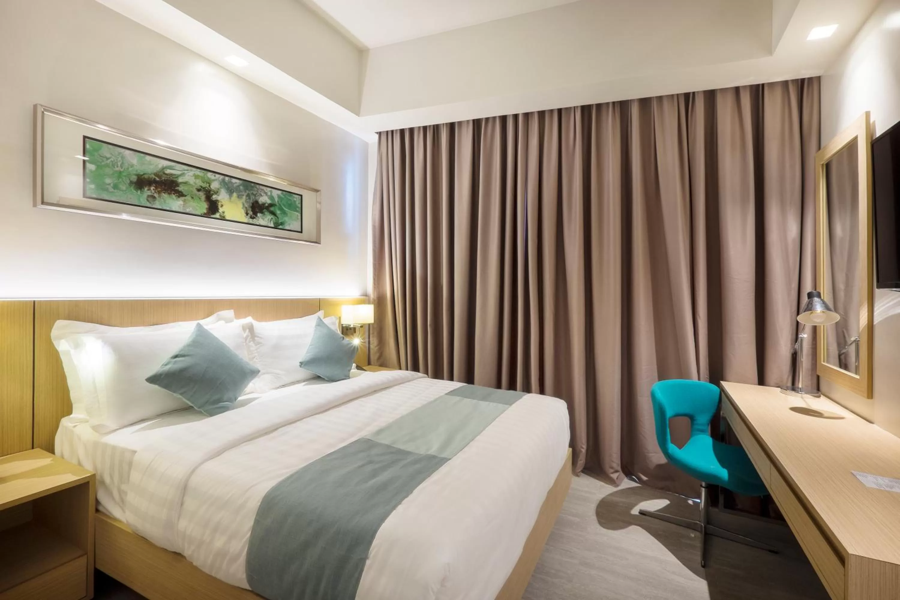 Photo of the whole room, Bed in Watergate Boutique Hotel