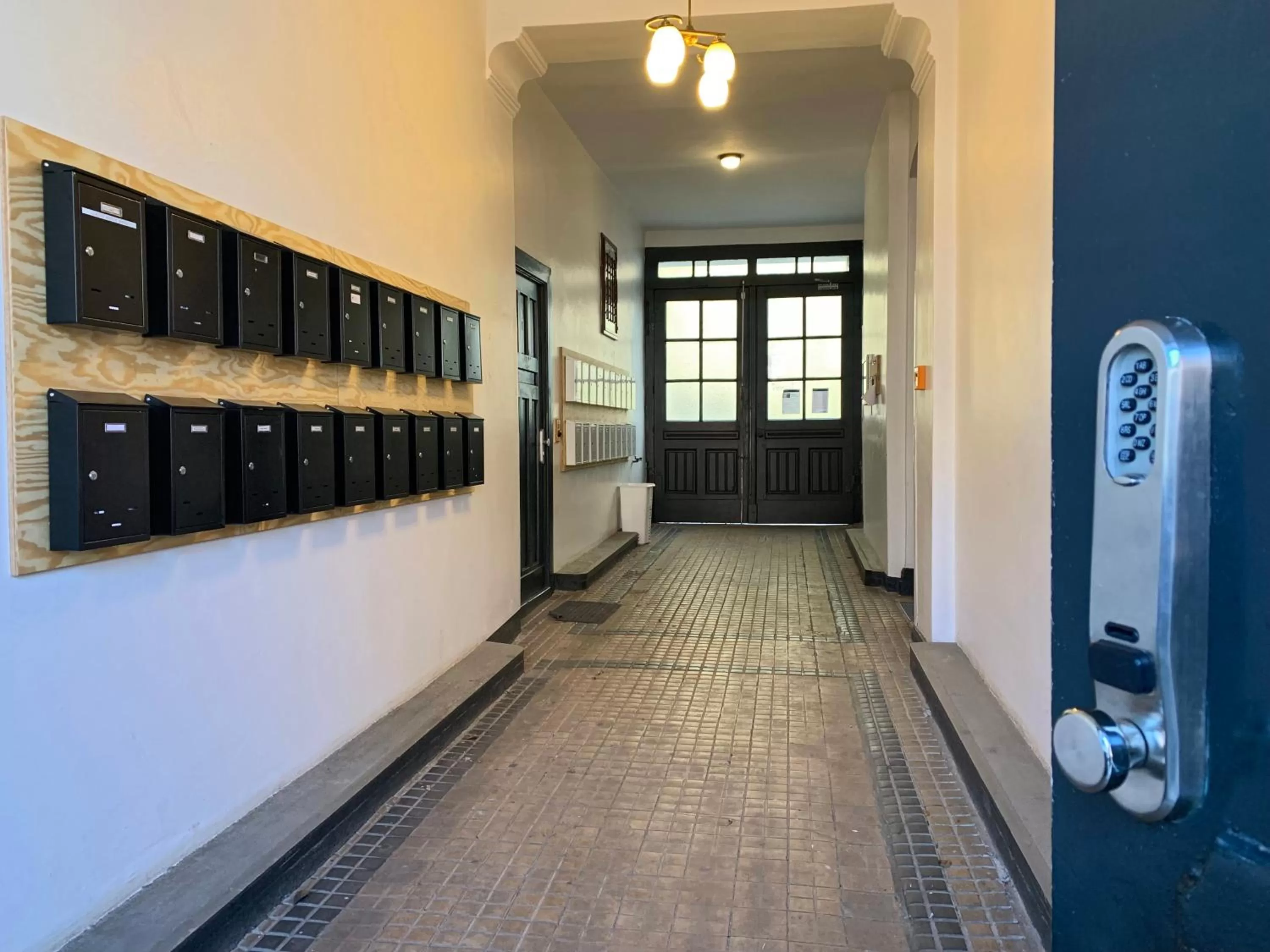 Facade/entrance in Schillinger-Berlin - dance, sleep, repeat!