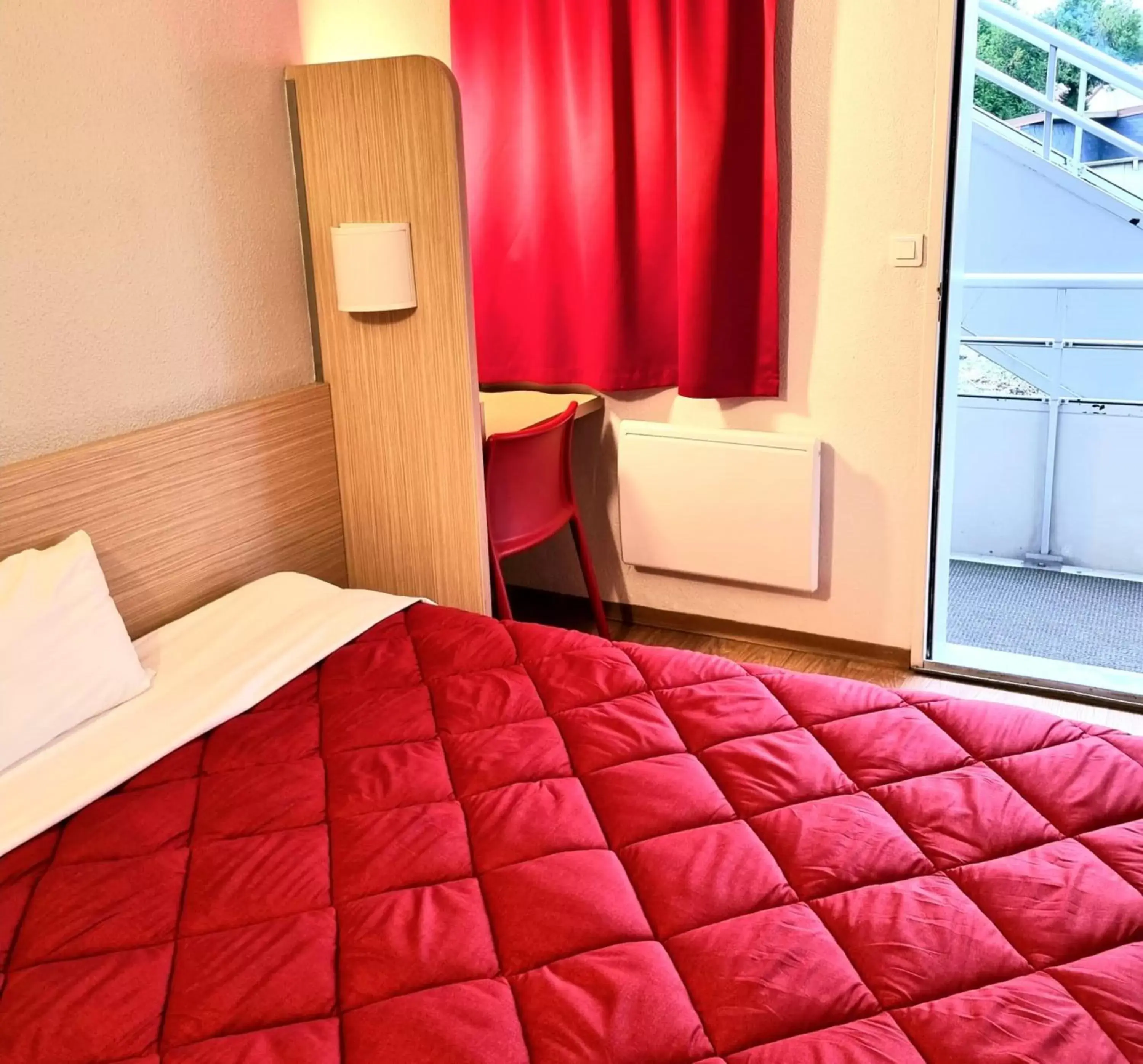 Double Room in Premiere Classe Honfleur Double Room in Premiere Classe Honfleur