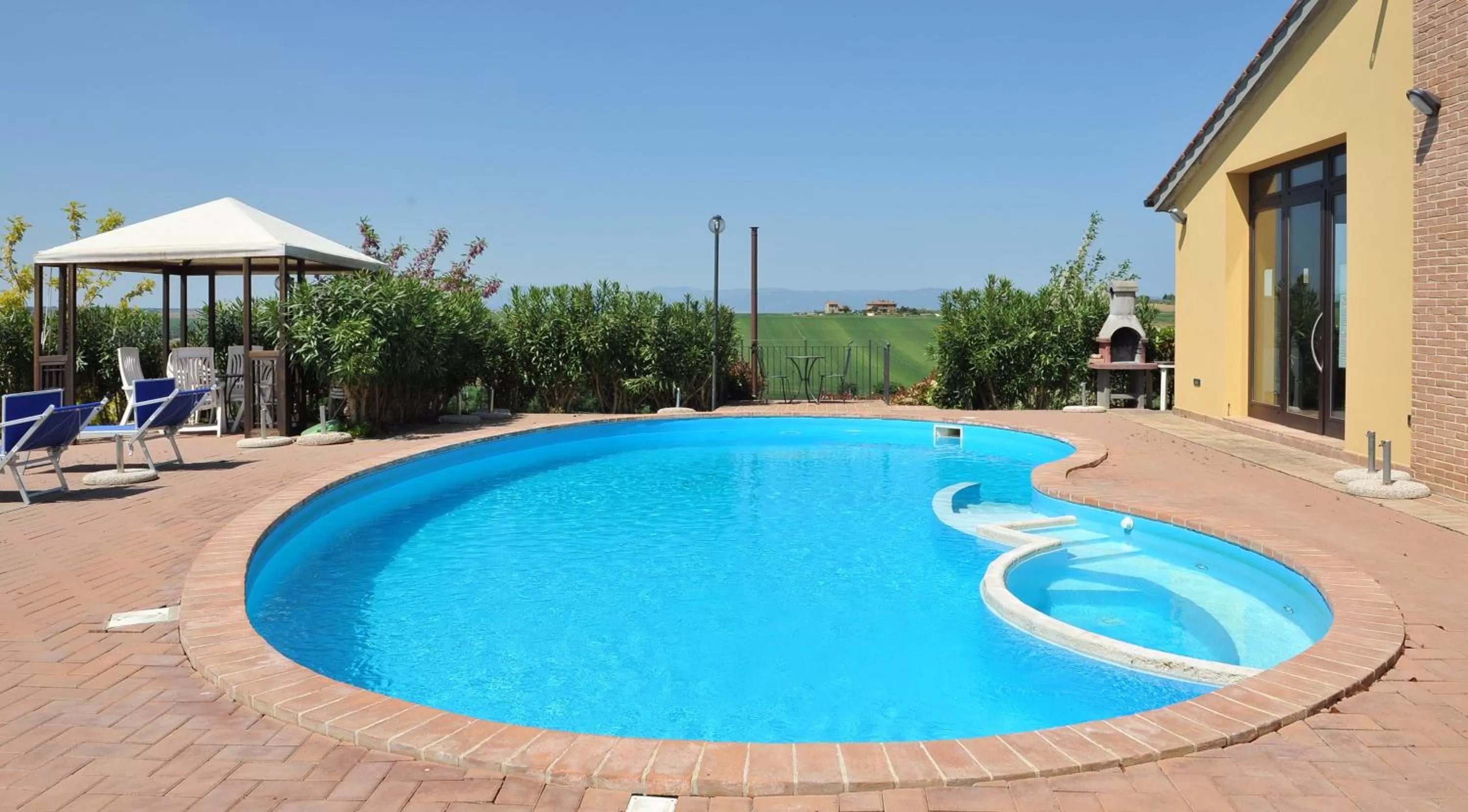 Swimming pool in Agriturismo Tenuta Badia