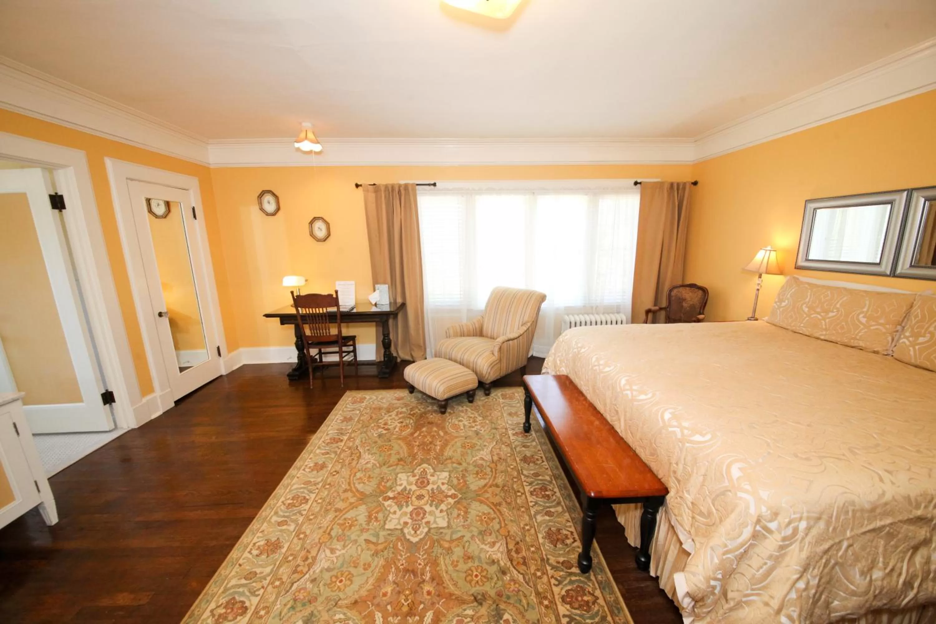 Bed in Leonard at Logan House