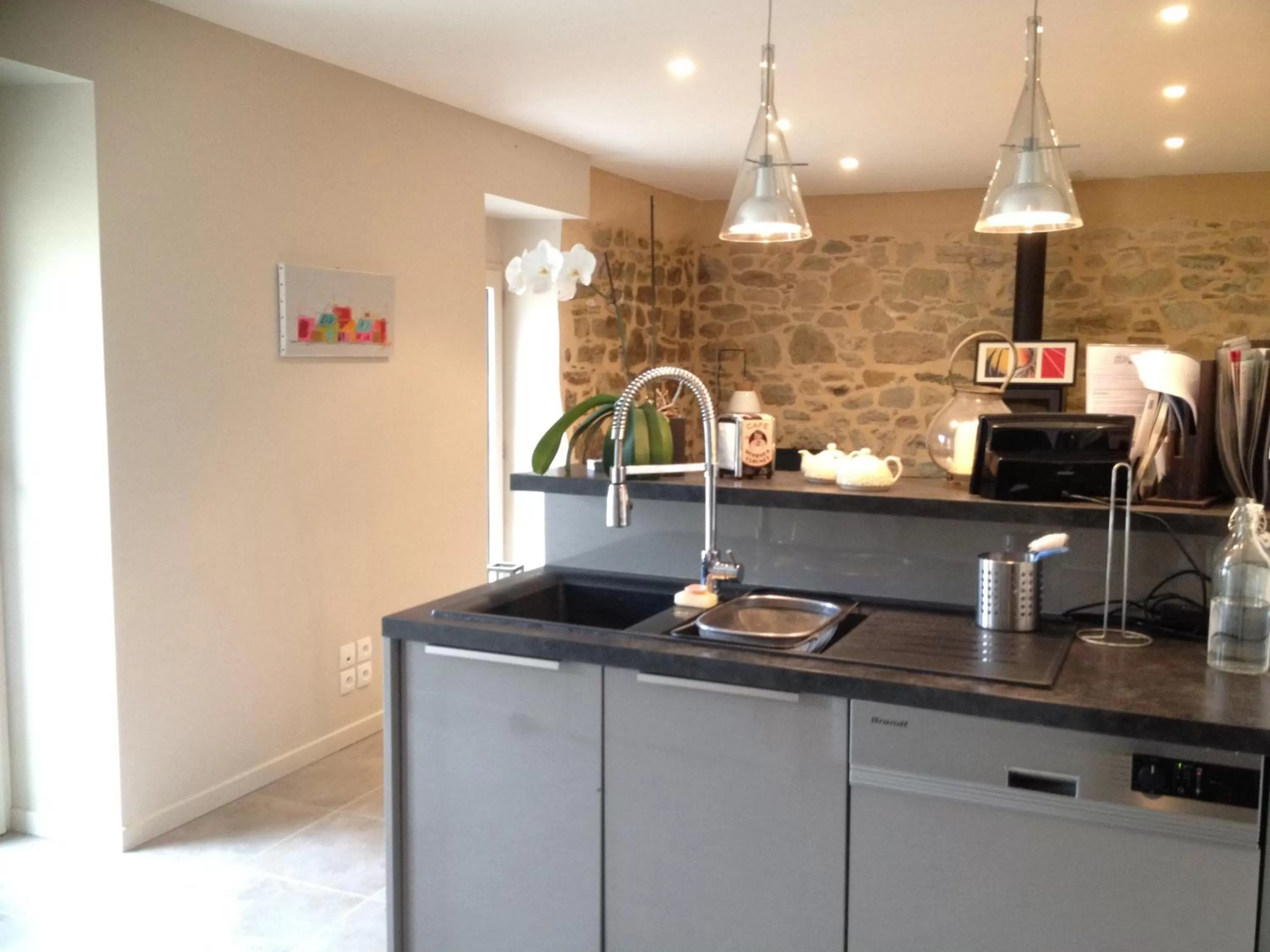 Communal kitchen in Le Clos Pen Kear