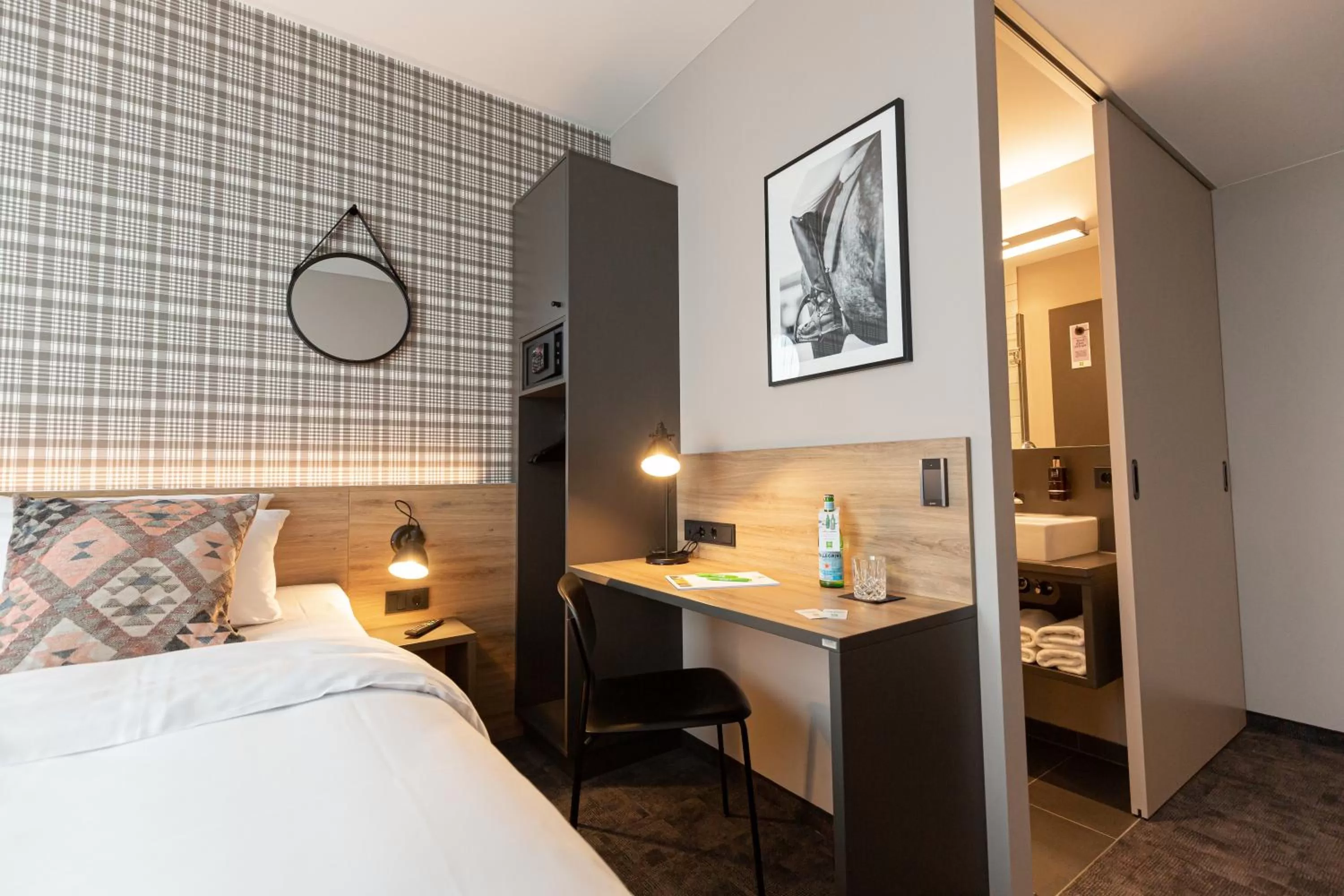 Bedroom, Bed in ibis Styles Vechta