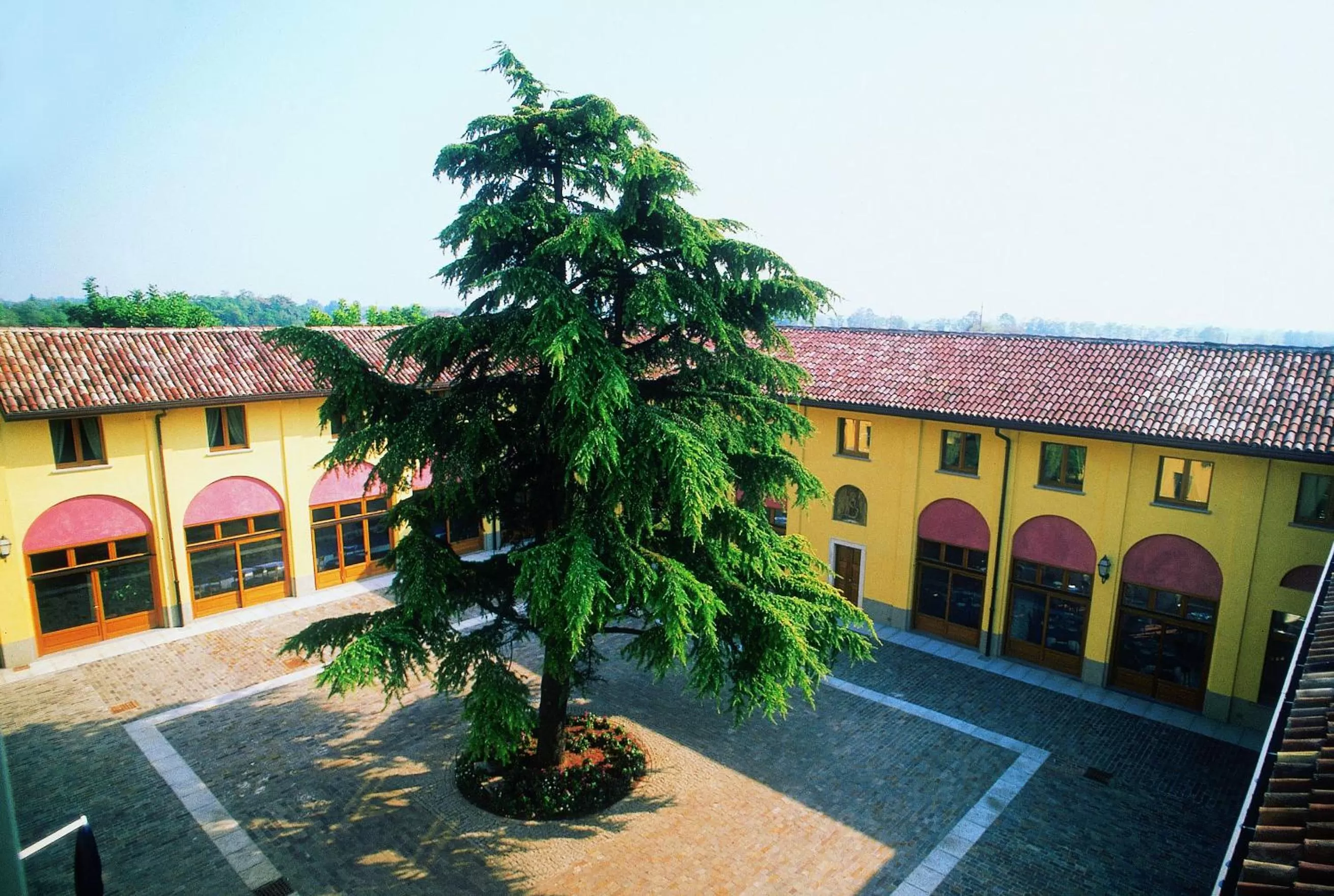 Garden view in Bes Hotel Bergamo Cologno al Serio