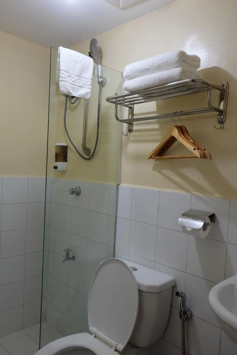 Toilet in Spaces Hotel Makati