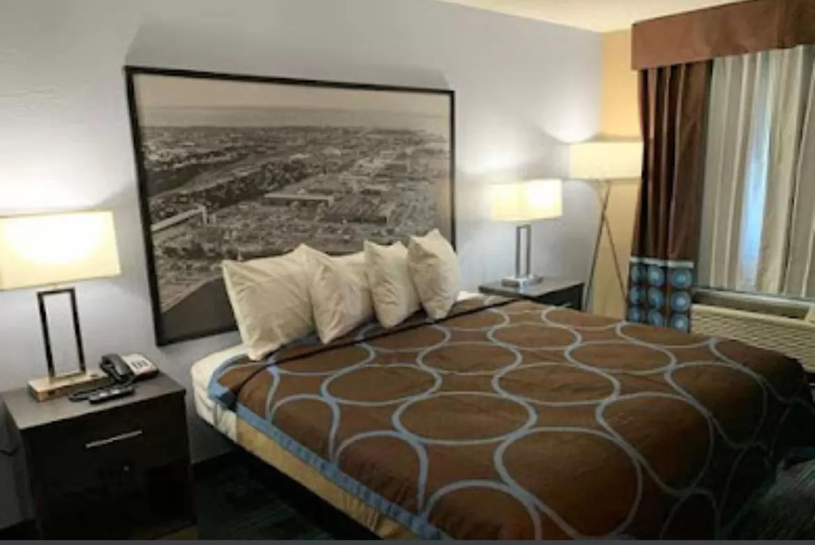 Bed in Super 8 by Wyndham Newport News