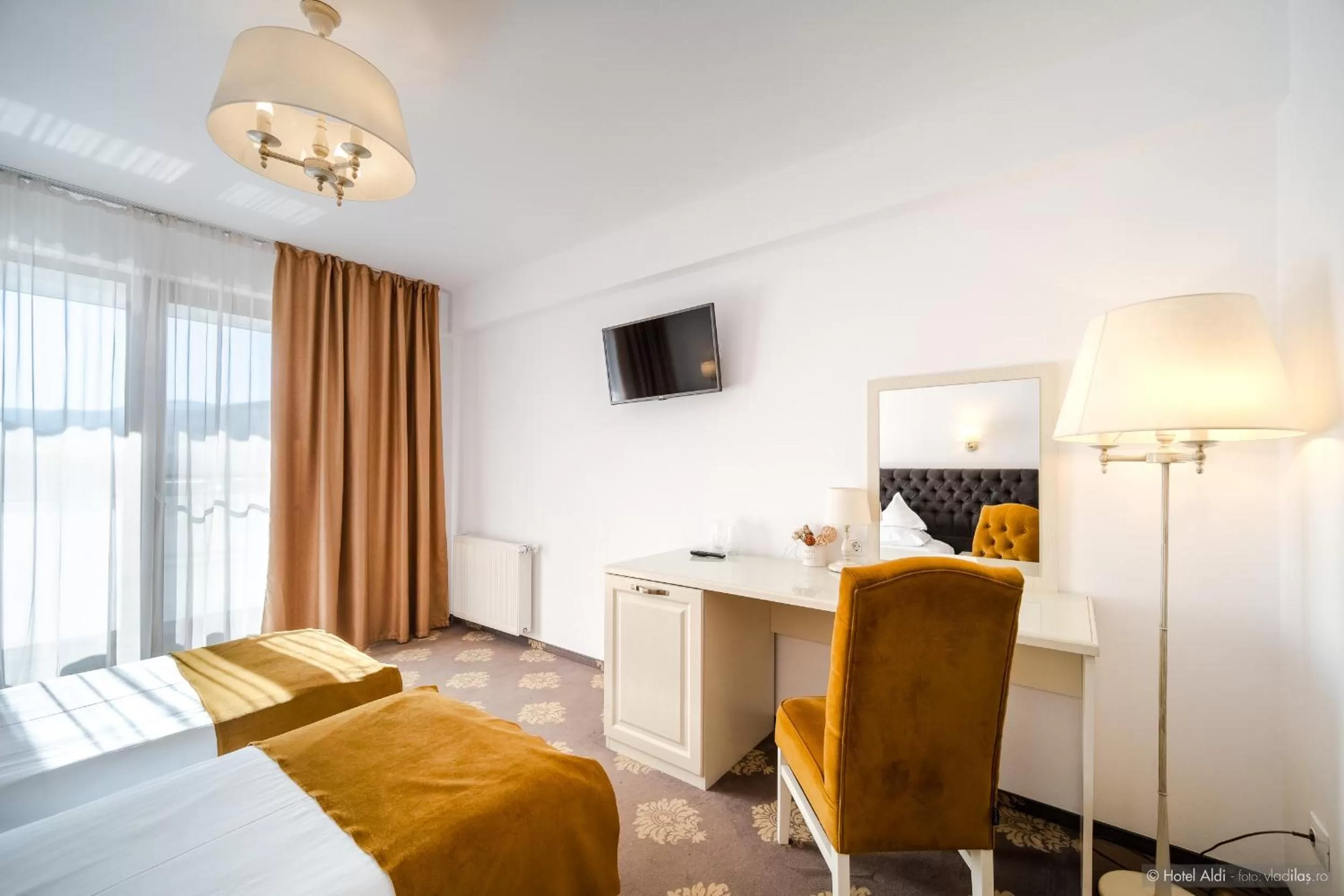 TV and multimedia, Bed in Hotel Aldi