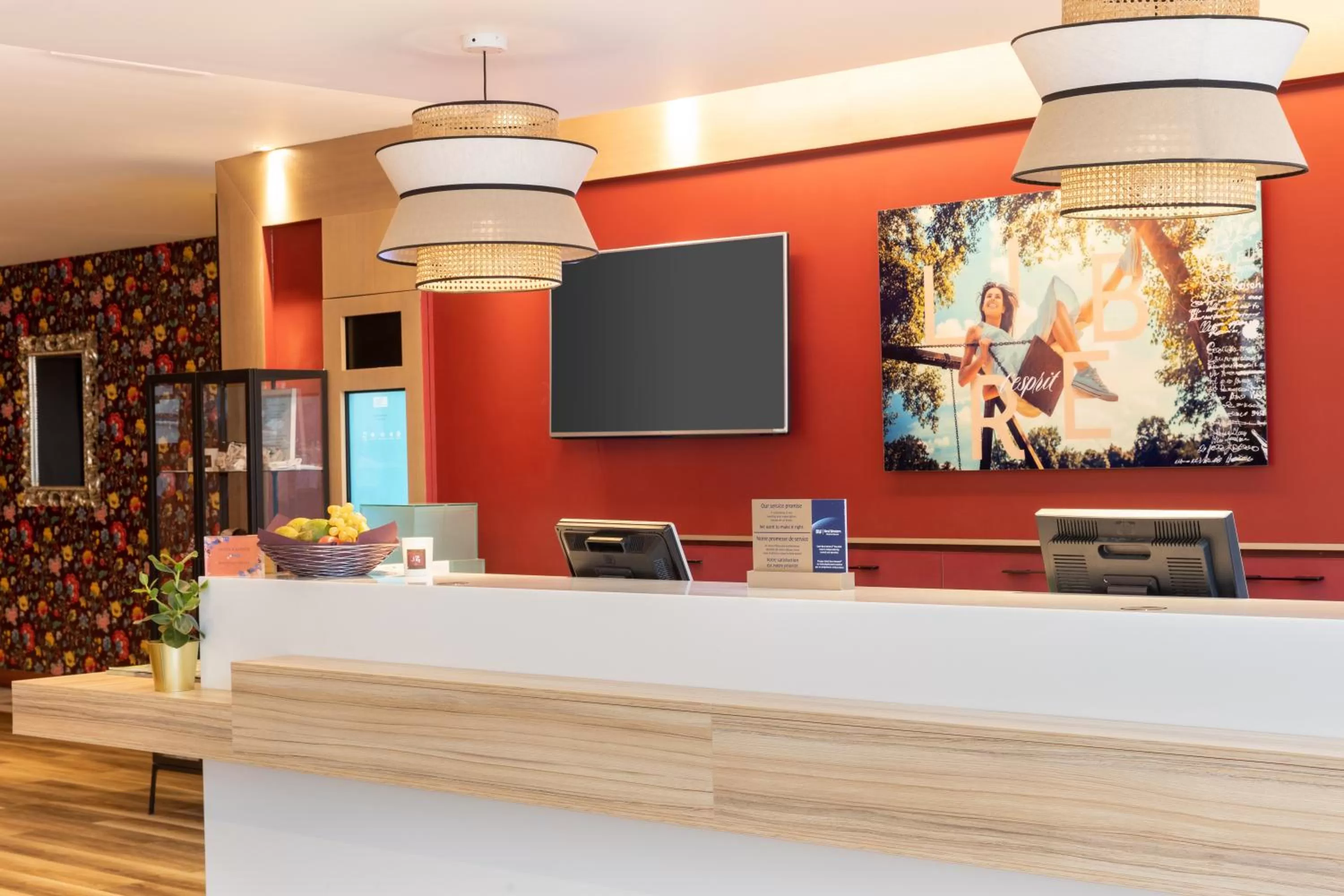 Lobby or reception in Aiden by Best Western Paris Roissy CDG