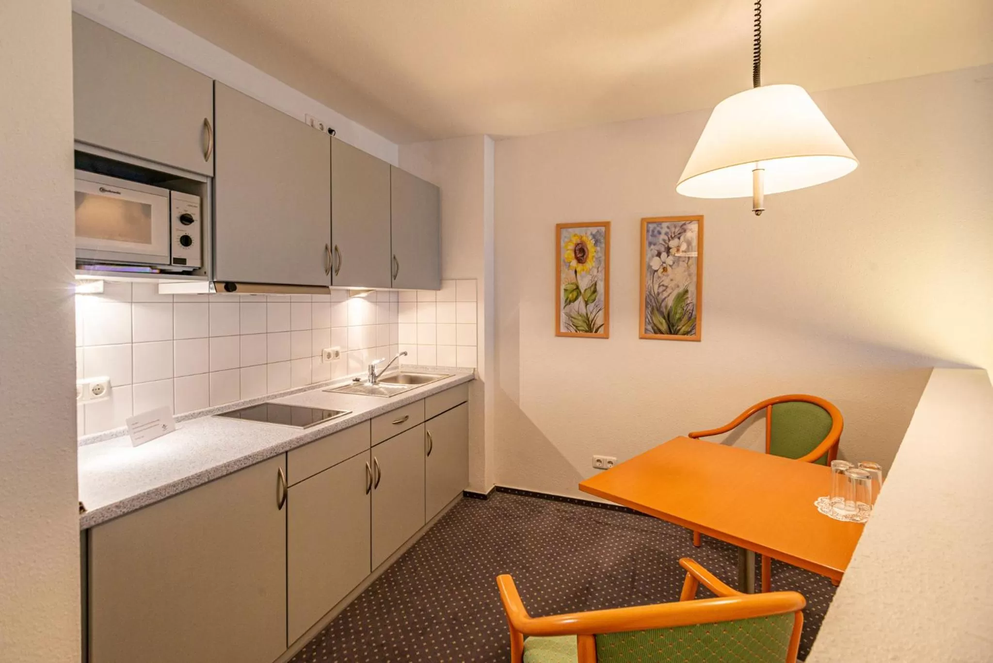 Kitchen or kitchenette in Hotel Rostock West im "Kritzmow Park"