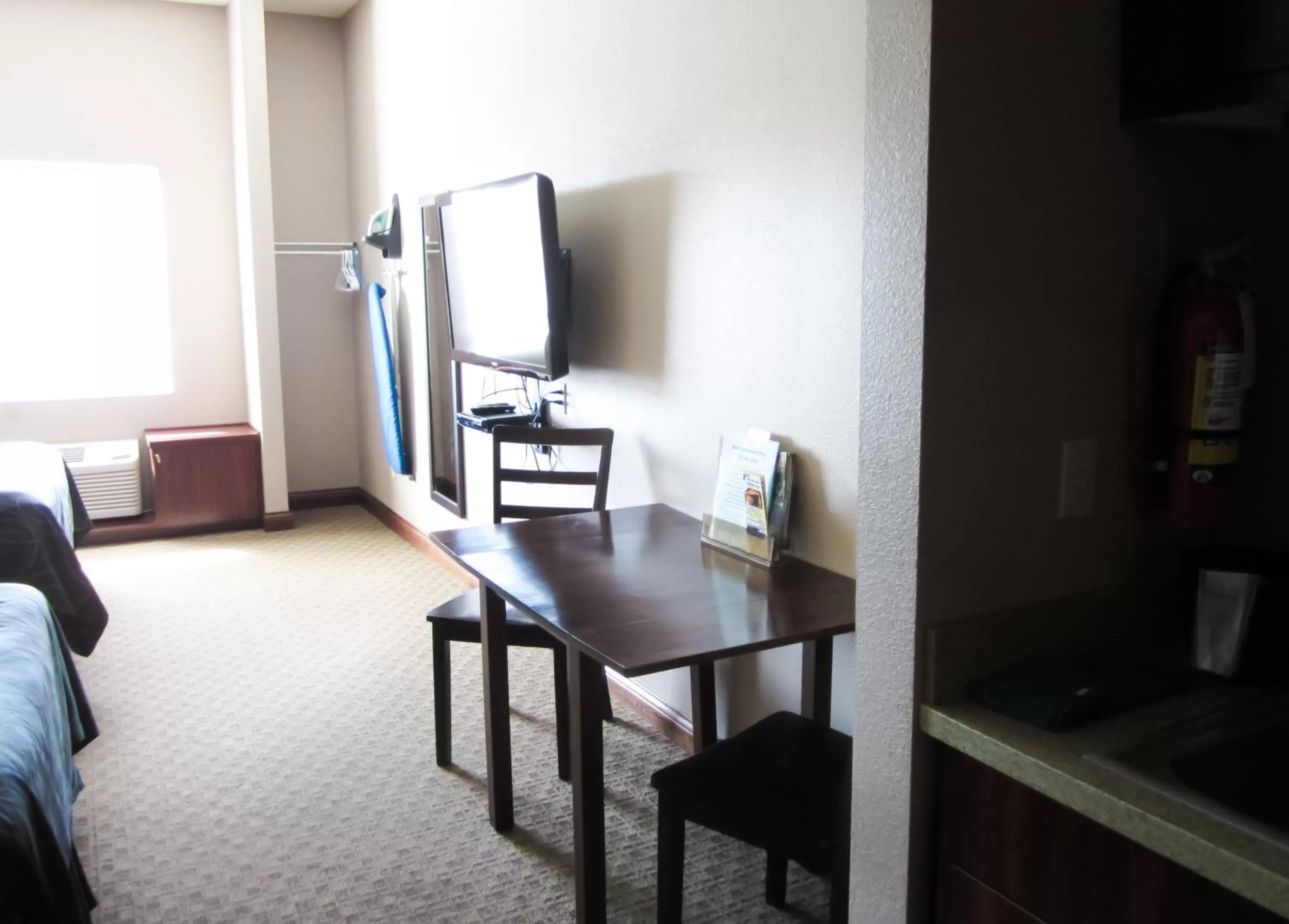 TV and multimedia in Bell's Extended Stay and Suites