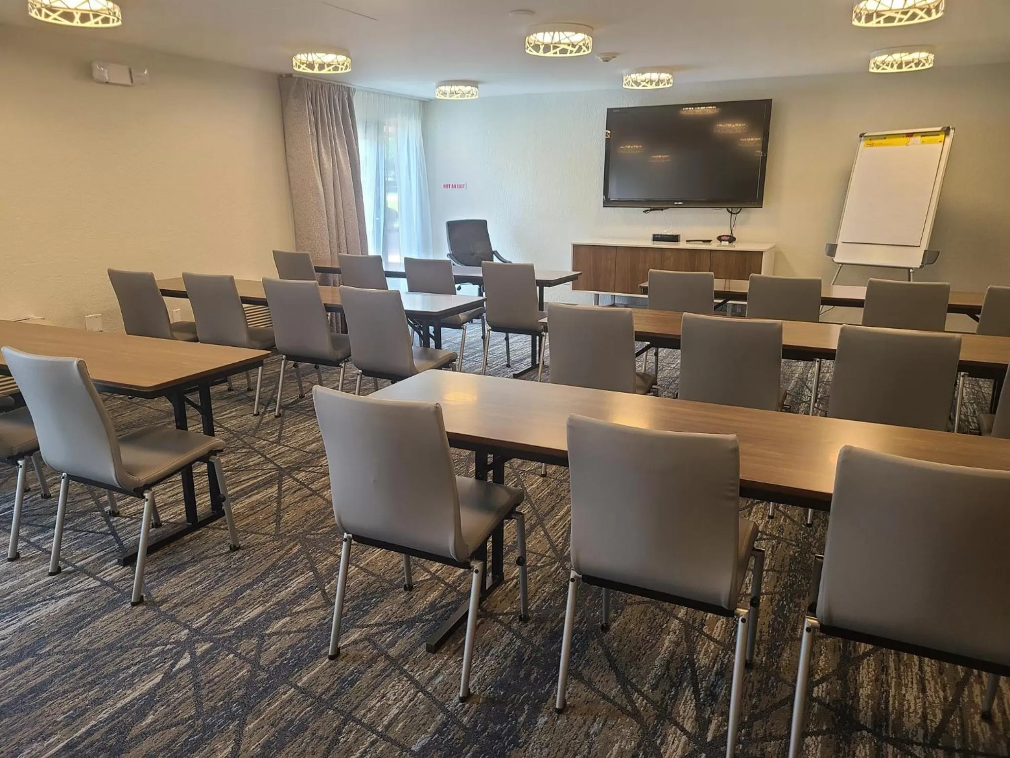 Meeting/conference room in Holiday Inn Express Fort Lauderdale North - Executive Airport by IHG