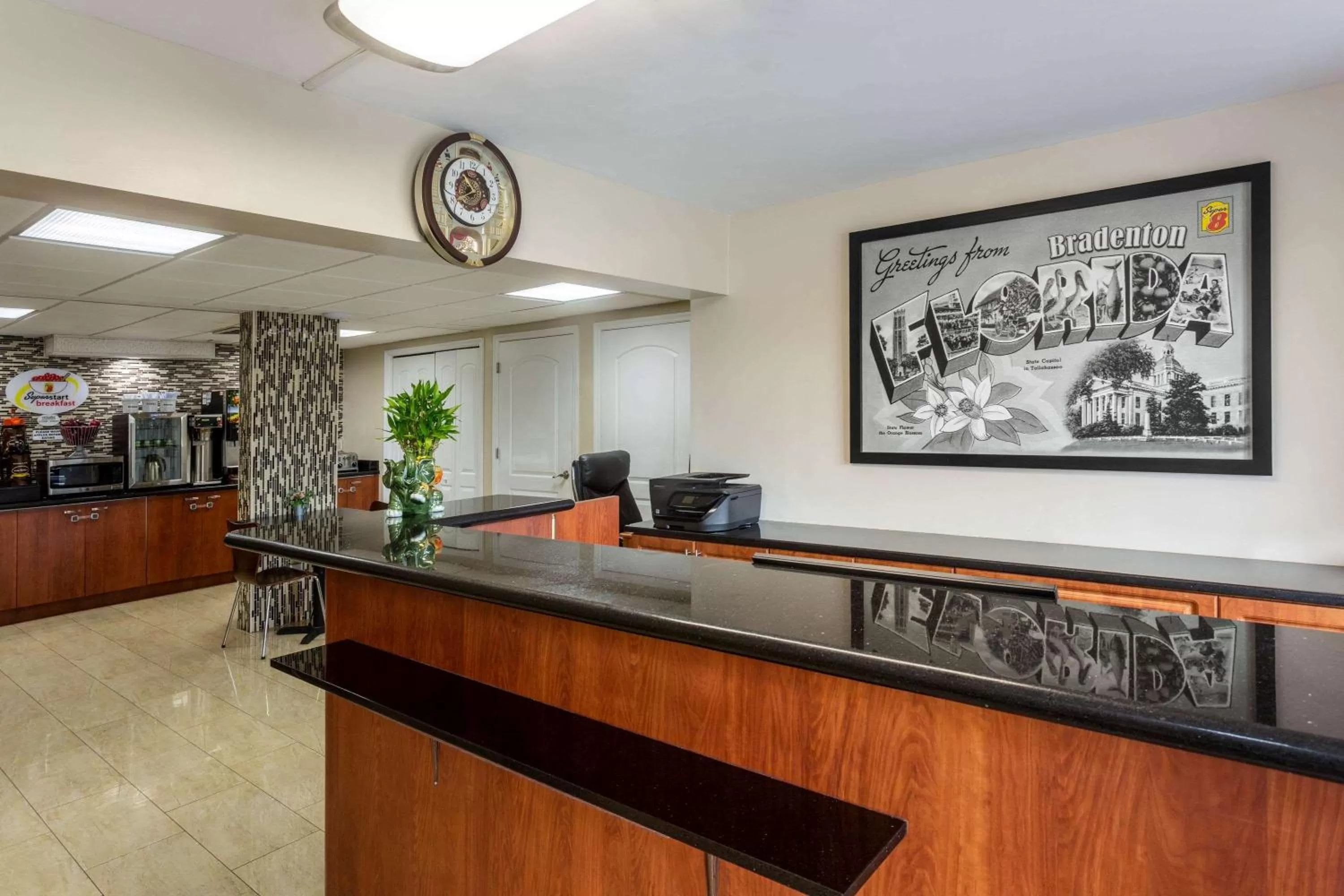 Lobby or reception in Super 8 by Wyndham Bradenton Sarasota Area