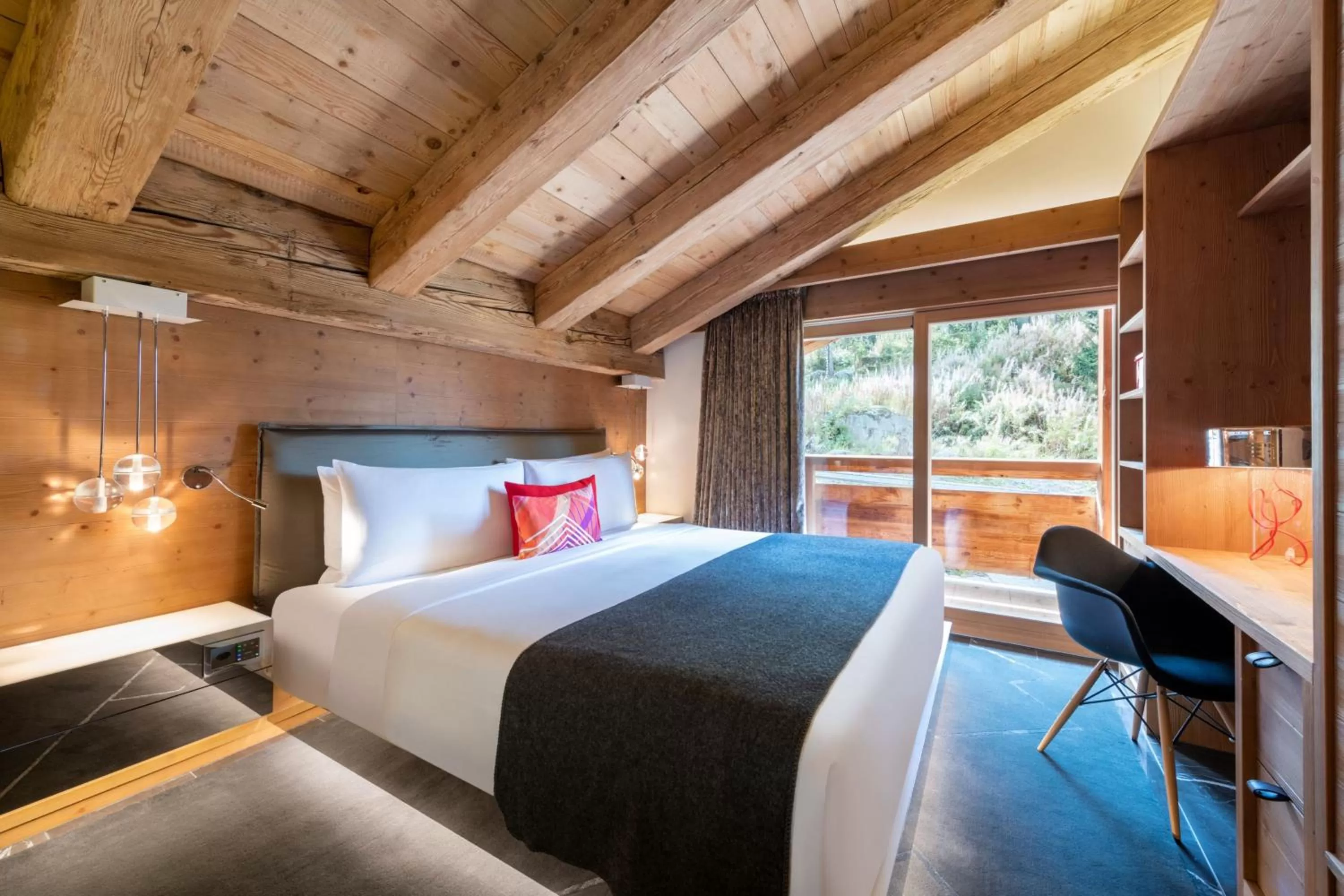 Photo of the whole room, Bed in W Verbier