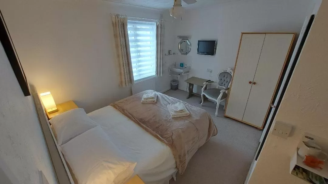 Bed in The Clifton at Paignton