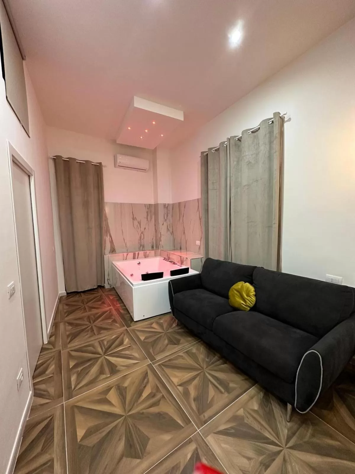 Seating Area in San Ferdinando suite room